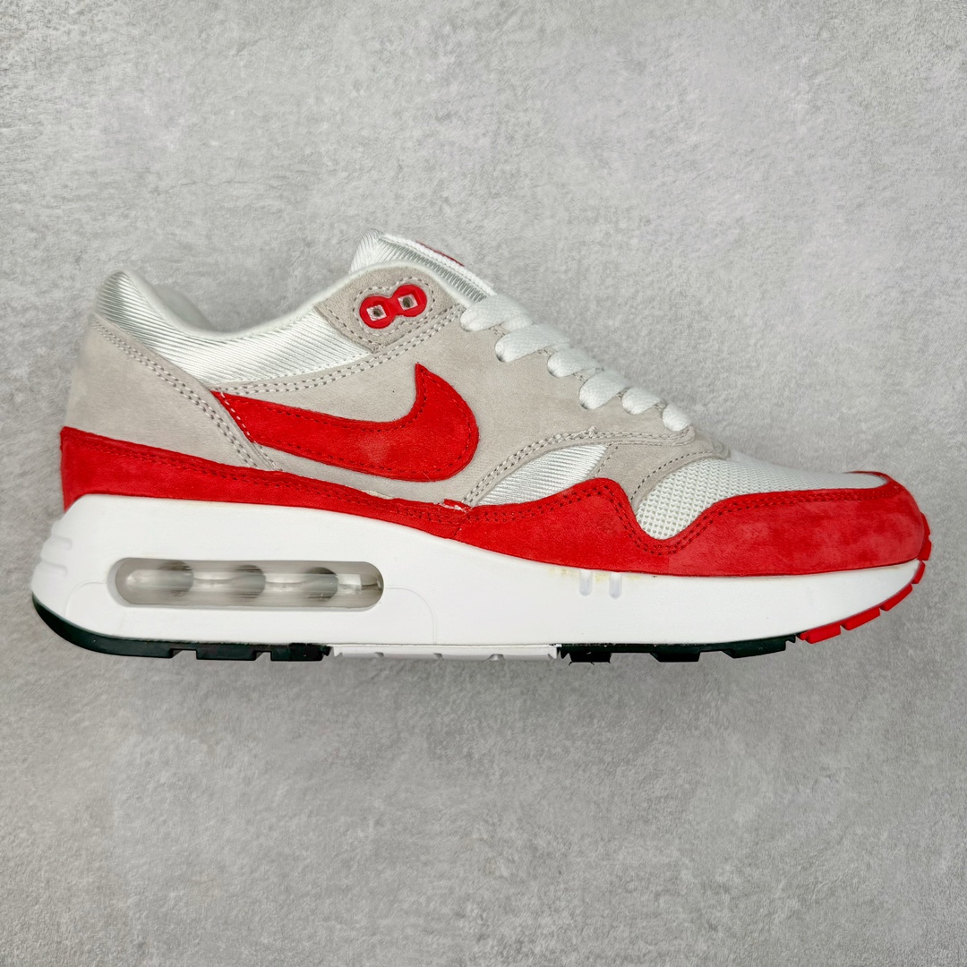 ＃特价福利 NK Air Max 1 初代复古气垫慢跑鞋 Dq3989-100 由Tinker Hatfeld和Mark Parker在1987年设计 灵感来自于巴黎蓬皮杜中心 在参观了蓬皮杜中心之后提出了Air Max的标志性开窗可视气垫的理念 并将其实际开发成功 是NK史上第一双可视气垫跑鞋 凭借着Air Max气垫带来的舒适脚感和鞋面面料上的不断精进才使得Air Max 1在现如今都是复古慢跑鞋的首选 深厚的历史渊源 独特的流线形设计 极为复古的外观使得它深受鞋迷的喜爱 尺码：36 36.5 37.5 38 38.5 39 40 40.5 41 42 42.5 43 44 44.5 45-选品中心
