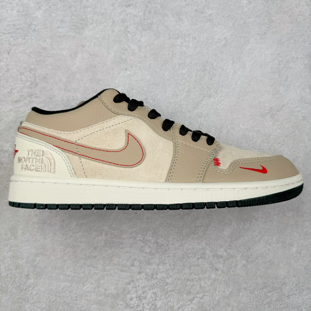 Air Jordan AJ1 Low 低帮系列定制配色 DC2024-033 原厂内置气垫魔块 A模大底 头层小牛皮 鞋舌AJ原厂专用牛津布+AJ专用反口珍珠布+原厂无杂质高弹内里海棉+特殊封边弹力鞋带 尺码:36 36.5 37.5 38 38.5 39 40 40.5 41 42 42.5 43 44 44.5 45 46-选品中心