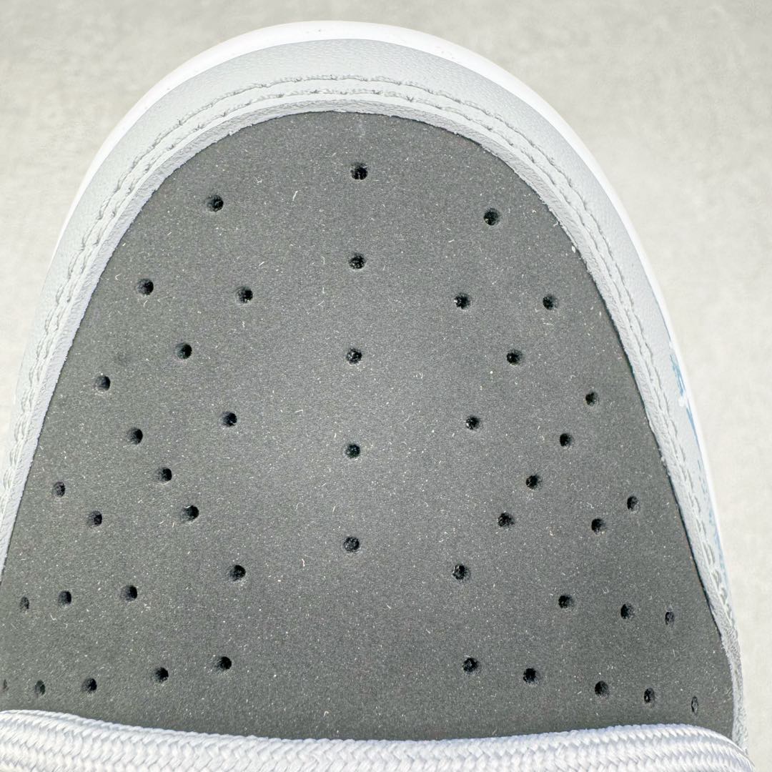 图片[16]-＃YC纯原 NK Dunk Low 宇宙星辰FQ8826-100 定制系列天花板 无原鞋不开发 全系列得物原鞋一比一校对开发 配色持续更新中 终端对接 优势输出 全套原厂楦头原纸板数据档案倾力打造 原汁原味莞产 极致还原 圈内最强针车工艺 高端零售指定版 广东原厂配套原盒原标 鞋盒分三个尺码段 原厂冲刀 超高清洁度 全鞋零毛边皮料切割 采用原厂百宏鞋带以及原厂百宏织唛舌标 内标可供原厂几率过验 进口原装条纹中底布 四线拉帮白色点胶 原厂拉帮手法遵循公司 原厂电绣 极致还原 尺码：36 36.5 37.5 38 38.5 39 40 40.5 41 42 42.5 43 44-选品中心