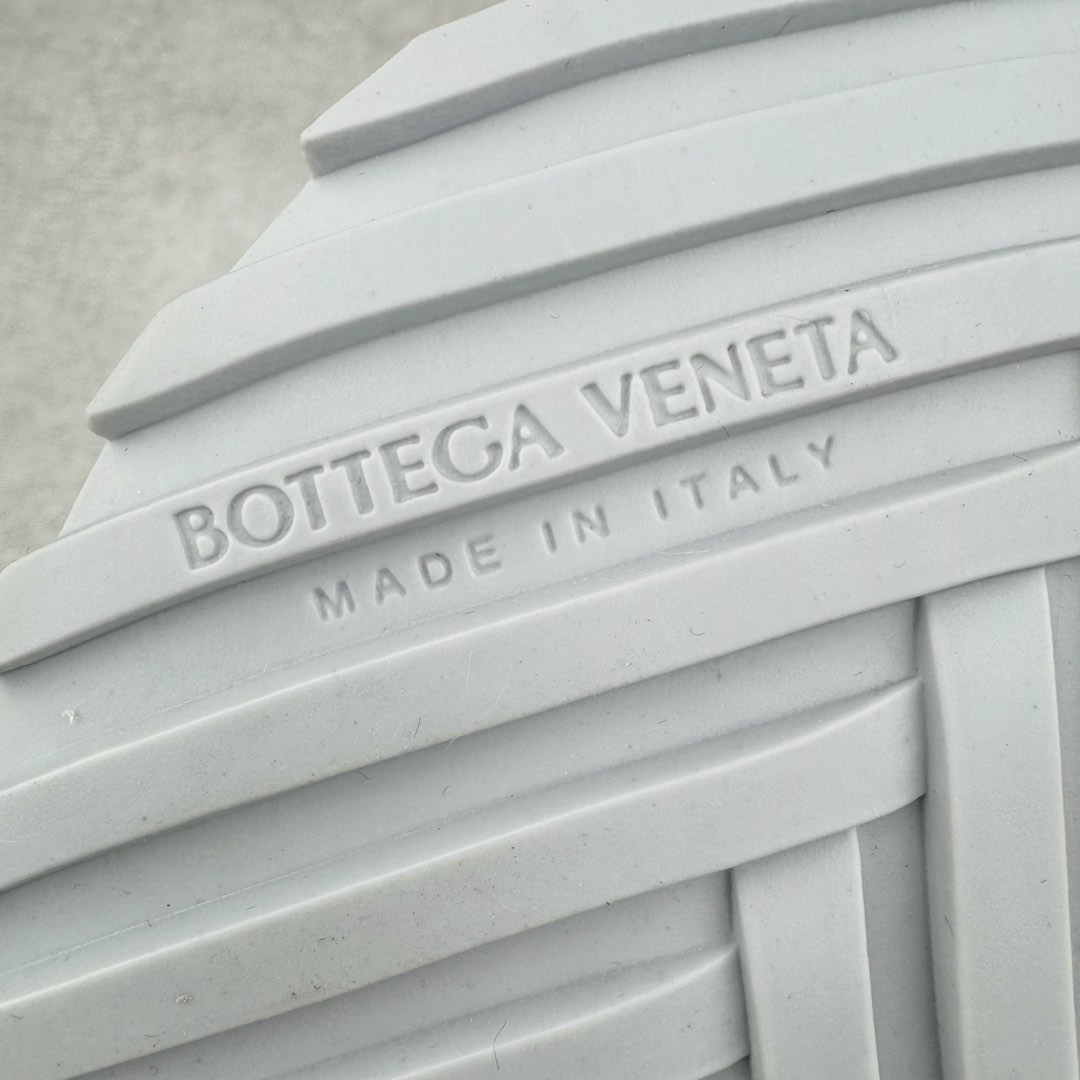 图片[17]-＃GD广顶 BOTTEGA VENETA Orbit Runner BV葆蝶家时尚休闲王一博同款老爹鞋运动鞋 原版开发 一比一打造 相似度百分之99以上 市场一梯队级别品质 区别市场任何标文顶级品质版本 采用轻质科技网布面料 搭配几何图案设计橡胶外底 王炸系列 高版本 认准套包工艺 实际增高很多哦 还是一样显腿细非常nice 耐玩耐造 对标对版 套包鞋工艺 认准高版本 大底选用拼色TPU大底 配置原版包装 尺码：35 36 37 38 39 40 41 42 43 44 45-选品中心