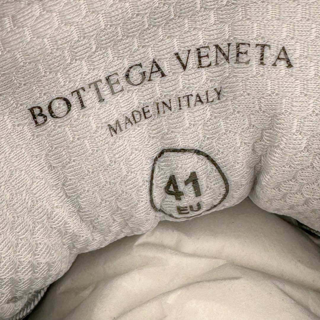 图片[11]-＃GD广顶 BOTTEGA VENETA Orbit Runner BV葆蝶家时尚休闲王一博同款老爹鞋运动鞋 原版开发 一比一打造 相似度百分之99以上 市场一梯队级别品质 区别市场任何标文顶级品质版本 采用轻质科技网布面料 搭配几何图案设计橡胶外底 王炸系列 高版本 认准套包工艺 实际增高很多哦 还是一样显腿细非常nice 耐玩耐造 对标对版 套包鞋工艺 认准高版本 大底选用拼色TPU大底 配置原版包装 尺码：35 36 37 38 39 40 41 42 43 44 45-选品中心