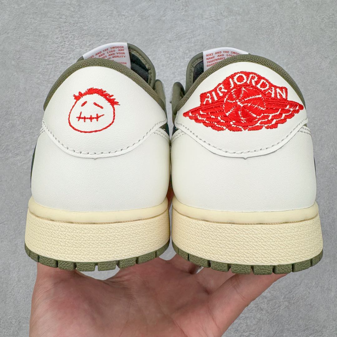 图片[8]-＃FK纯原 Travis Scott x Air Jordan AJ1 Low OG SP TS联名倒钩8.0低帮 白橄榄绿 DM7866-200 外贸高端零售特供批次 产品品控稳定性领先行业 各方面均可对飙L版 良心定价不杀猪 原厂全套原楦原纸板冲刀磨具开发 原厂皮料加持 原厂港宝加持定型后跟R度完美 同源原厂电绣 鬼脸飞翼针数密度立体效果一致 百分百一致原鞋 原厂拉帮工艺 针距密度一致 后跟弧度收口自然不对折 极致一眼正品既视感 进口玻璃冲刀皮料裁剪零毛边 全鞋电脑针车工艺 品控清洁度最高QC检验标准 免检产品 原厂订购鞋盒、鞋标、防尘纸、鞋撑、鞋带 追求极致的原厂味道 尺码：36 36.5 37.5 38 38.5 39 40 40.5 41 42 42.5 43 44 44.5 45 46 47.5 48.5-选品中心