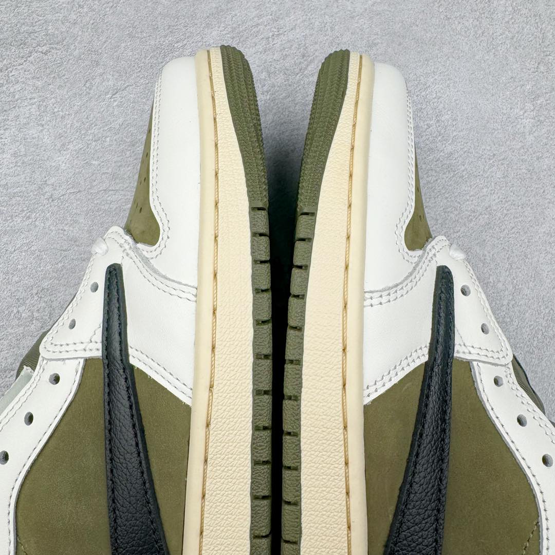 图片[15]-＃FK纯原 Travis Scott x Air Jordan AJ1 Low OG SP TS联名倒钩8.0低帮 白橄榄绿 DM7866-200 外贸高端零售特供批次 产品品控稳定性领先行业 各方面均可对飙L版 良心定价不杀猪 原厂全套原楦原纸板冲刀磨具开发 原厂皮料加持 原厂港宝加持定型后跟R度完美 同源原厂电绣 鬼脸飞翼针数密度立体效果一致 百分百一致原鞋 原厂拉帮工艺 针距密度一致 后跟弧度收口自然不对折 极致一眼正品既视感 进口玻璃冲刀皮料裁剪零毛边 全鞋电脑针车工艺 品控清洁度最高QC检验标准 免检产品 原厂订购鞋盒、鞋标、防尘纸、鞋撑、鞋带 追求极致的原厂味道 尺码：36 36.5 37.5 38 38.5 39 40 40.5 41 42 42.5 43 44 44.5 45 46 47.5 48.5-选品中心