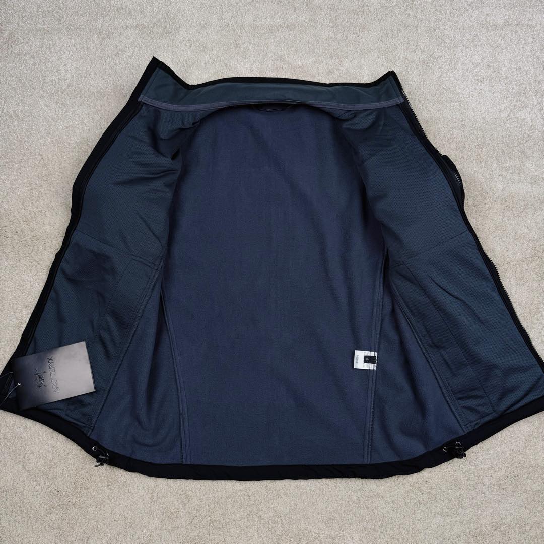 图片[4]-＃TZD Arcteryx GAMMA MX Jacket 始祖鸟立领抓绒拉链软壳夹克 Arcteryx中文名始祖鸟 加拿大户外服饰品牌 1989年创立于加拿大温哥华 始祖鸟来自加拿大海岸山脉 植根高山的专业户外品牌 始终秉承对精湛设计和工艺孜孜以求的准则 从1989年创立至今 Arcteryx始终不断在产品设计与做工上不惜工本 以满足始祖鸟的标准 品质、设计以及精简的理念造就了其良好的性能 并能满足严苛环境下的使用需求 尺码：S M L XL XXL-选品中心