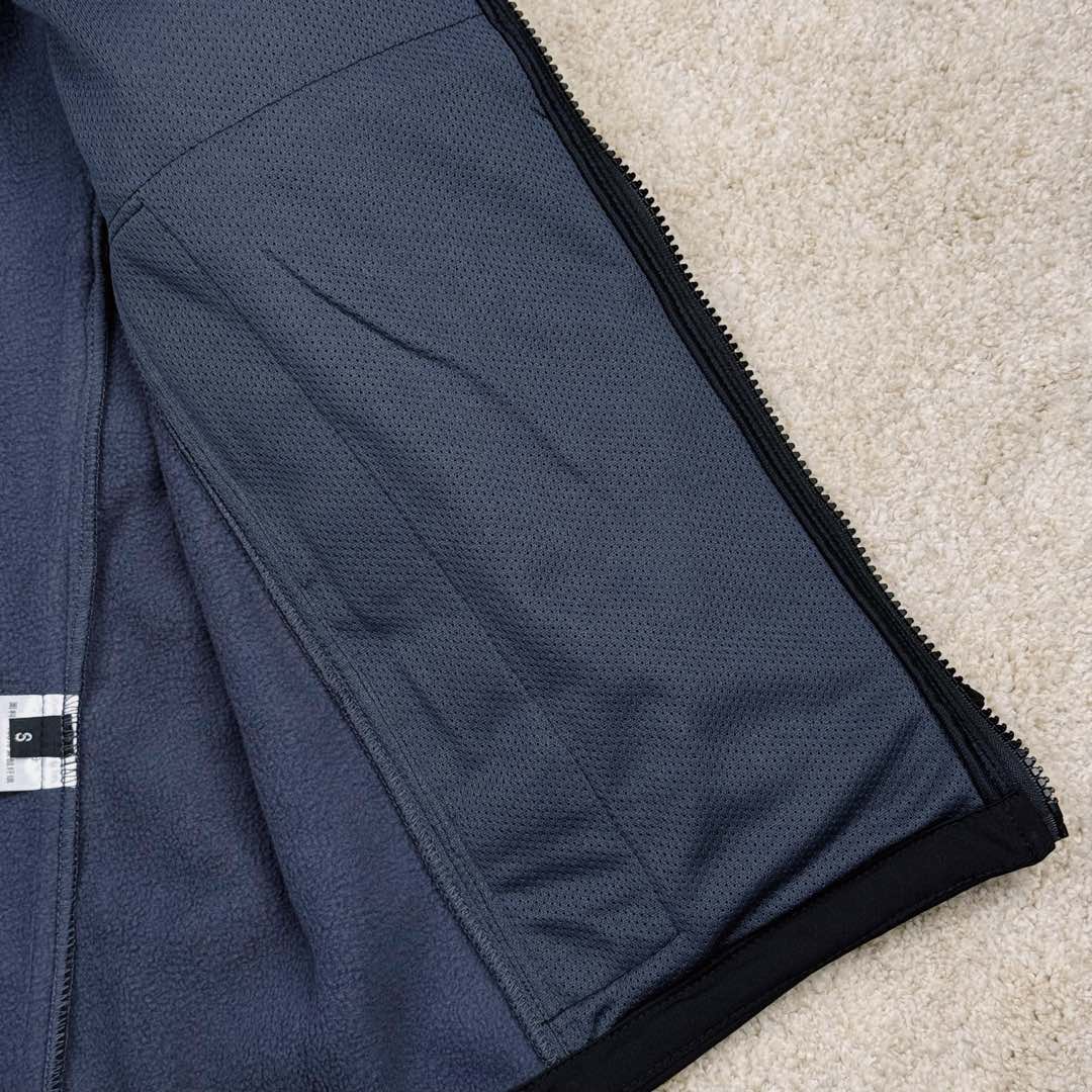 图片[9]-＃TZD Arcteryx GAMMA MX Jacket 始祖鸟立领抓绒拉链软壳夹克 Arcteryx中文名始祖鸟 加拿大户外服饰品牌 1989年创立于加拿大温哥华 始祖鸟来自加拿大海岸山脉 植根高山的专业户外品牌 始终秉承对精湛设计和工艺孜孜以求的准则 从1989年创立至今 Arcteryx始终不断在产品设计与做工上不惜工本 以满足始祖鸟的标准 品质、设计以及精简的理念造就了其良好的性能 并能满足严苛环境下的使用需求 尺码：S M L XL XXL-选品中心