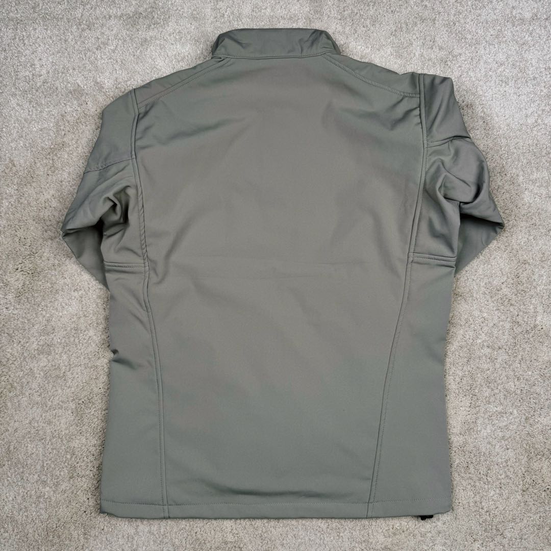 图片[3]-＃TZD Arcteryx GAMMA MX Jacket 始祖鸟立领抓绒拉链软壳夹克 Arcteryx中文名始祖鸟 加拿大户外服饰品牌 1989年创立于加拿大温哥华 始祖鸟来自加拿大海岸山脉 植根高山的专业户外品牌 始终秉承对精湛设计和工艺孜孜以求的准则 从1989年创立至今 Arcteryx始终不断在产品设计与做工上不惜工本 以满足始祖鸟的标准 品质、设计以及精简的理念造就了其良好的性能 并能满足严苛环境下的使用需求 尺码：S M L XL XXL-选品中心