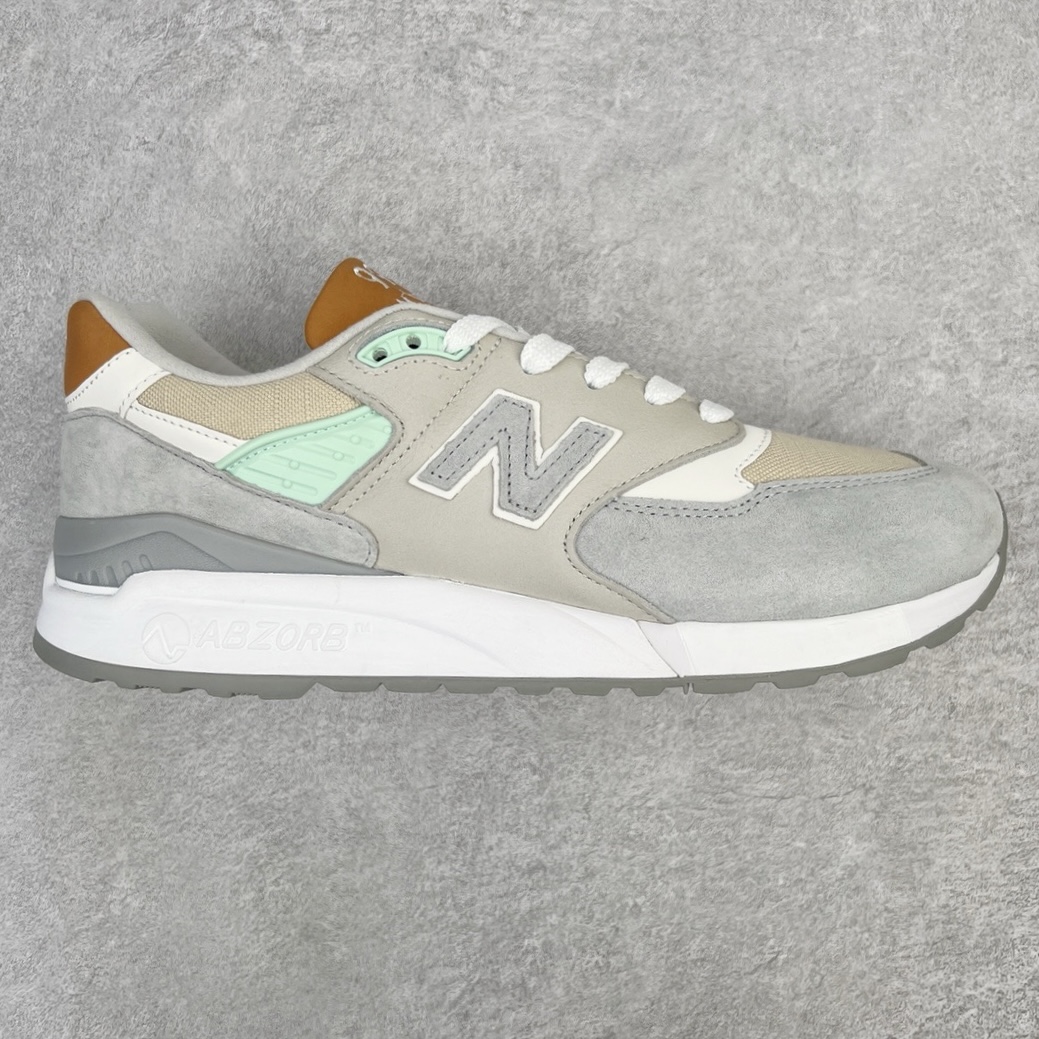 ＃K版纯原 New Balance M998 Made in USA NB新百伦高端美产血统系列经典复古休闲运动慢跑鞋 NB998 诞生于 1993 年，作为第一双使用 ABZORB 缓冲材料的鞋款，一经发售就受到大量消费者的热烈追捧，如今已经成为了历久不衰的经典代表鞋款之一。原楦原数据开发版型 以优质面料制成鞋面结构。鞋面采用经典网眼布材质，辅以绒面革覆盖，带来更加清爽舒适的穿着体验。鞋舌上标记的 \\\”998\\\” 字样增强鞋款辨识度的同时，为鞋款注入更多动人细节。鞋款采用 ABZORB 缓冲材料的中底，通过缓冲和压缩阻力相结合来吸收冲击，稳定性高，不易打滑，助你畅享舒适有型的运动体验。采用猪巴革组合网织鞋面材质 后跟嵌入TPU装饰条稳固 升级原装5层独立私模 尺码：36 36.5 37 38 39.5 40 40.5 41.5 42 42.5 43 44 44.5 45-选品中心