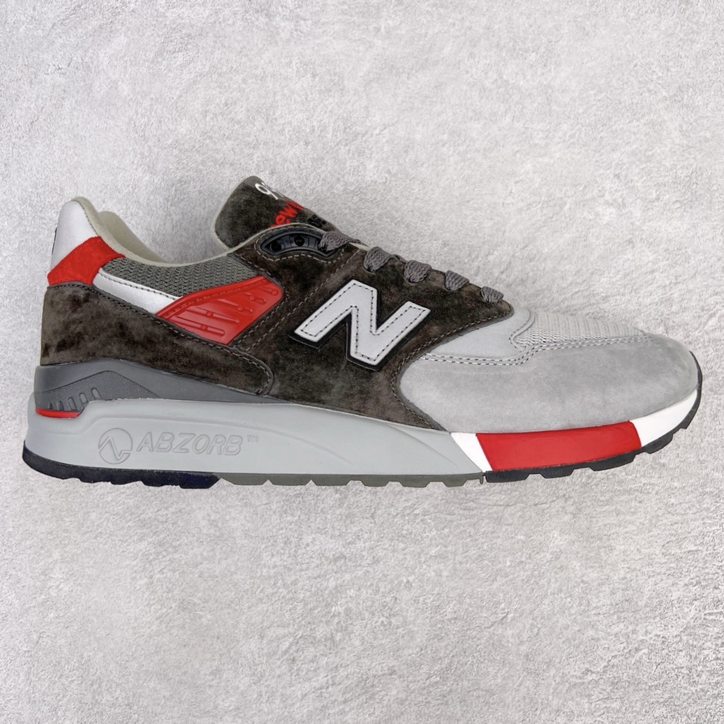 ＃K版纯原 New Balance M998 Made in USA NB新百伦高端美产血统系列经典复古休闲运动慢跑鞋 NB998 诞生于 1993 年，作为第一双使用 ABZORB 缓冲材料的鞋款，一经发售就受到大量消费者的热烈追捧，如今已经成为了历久不衰的经典代表鞋款之一。原楦原数据开发版型 以优质面料制成鞋面结构。鞋面采用经典网眼布材质，辅以绒面革覆盖，带来更加清爽舒适的穿着体验。鞋舌上标记的 \\\