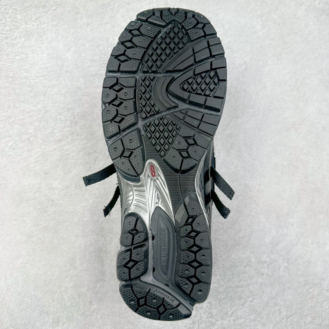 图片[9]-＃DT纯原 新百伦NB New Balance M1906系列 全套原楦原纸板原厂数据开发 进口三明治网面 原装进口皮料正确绒感卡色 正确中底拉帮中底网布细节 原厂标裁 带紫光防伪 定制后跟透明水晶模块 冲裁组合 大底贴合程度胶水上色把控完美 整洁度挑战全网艺术家 多道序QC把关品质完善 匠心打造 耗时两个月开发完成 工艺极其复杂难度可想而知 新开独立私模大底 正确六层组合大底 高端零售专供产物 尺码：36 37 37.5 38 38.5 39 40 40.5 41 42 42.5 43 44 45-选品中心