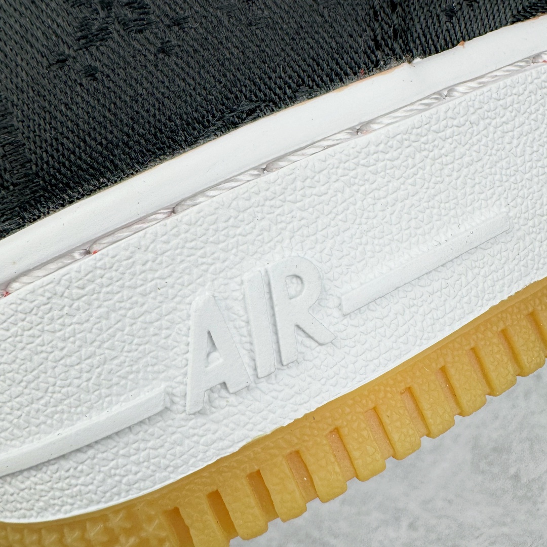 图片[18]-＃OG纯原福利 CLOT x Fragment Design x NK Air Force 1 Premium 空军一号联名闪电黑丝绸CJ3986-001 全套原原楦纸版 越南原大装底 内置全气掌垫 采用韩原国装进口丝绸 内层采原用厂Sadisa头皮层料 双可层撕 可性玩极高 3D精准雕刻纹理晰清细致 全套同官步方原厂配件 附赠黄米鞋带 官正方确原盒包装 中底原拉厂帮 尺码：36 36.5 37.5 38 38.5 39 40 42-选品中心
