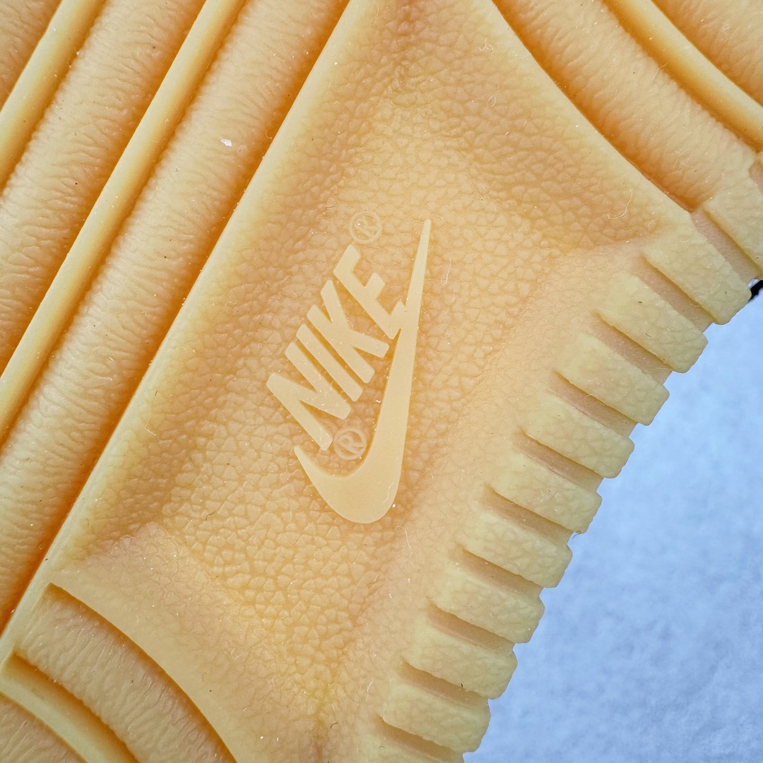 图片[19]-＃OG纯原福利 CLOT x Fragment Design x NK Air Force 1 Premium 空军一号联名闪电黑丝绸CJ3986-001 全套原原楦纸版 越南原大装底 内置全气掌垫 采用韩原国装进口丝绸 内层采原用厂Sadisa头皮层料 双可层撕 可性玩极高 3D精准雕刻纹理晰清细致 全套同官步方原厂配件 附赠黄米鞋带 官正方确原盒包装 中底原拉厂帮 尺码：36 36.5 37.5 38 38.5 39 40 42-选品中心