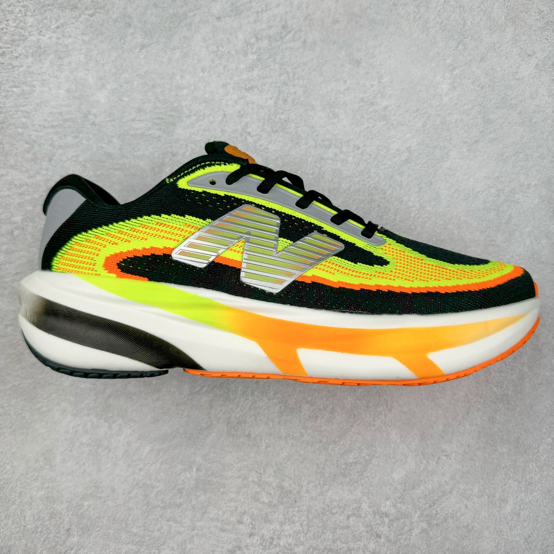 图片[3]-New Balance Fresh Foam X NB1080V5 新百伦系列低帮轻量化厚底健身休闲运动慢跑鞋 近赏｜无论是日常慢跑，还是City Walk，它都可轻松应对提起今年最流行的事情，想必在你所在的城市来一段City Walk，是很多潮男潮女都会做的吧。当时间来到十月，一年中最舒服的时光，无论是慢跑也好，还是City Walk，今天推荐的这双鞋，都可以轻松应对。那就是可以带给你久违的松弛感、治愈你柔软的需要的New Balance Fresh Foam X1080v15。作为New Balance经典跑鞋系列，1080系列可以说凝聚了品牌历来前沿科技与制造匠心。今年的v13版本可谓再度革新。在舒适体验、运动性能以及造型风格三个维度上做到了有机交融。舒适体验一直是1080跑鞋系列带给我们最大的直观感受，加上本就带有严肃跑鞋基因，在今年全新材料配方的Fresh FoamX中底泡棉上则有了不一样的缓震性能，重新定义“踩屎感”。可再生柔软针织鞋面使用可追溯的Repreve再生鞋面材料，柔软透气的鞋面提供绵密的贴合与包裹感，轻量分区橡胶大底分区外底橡胶采用新材料，改进纹路设计，增加前掌外底硬度，提升滚动反馈和传动效率。尺码：40 40.5 41.5 42 42.5 43 44 45-选品中心