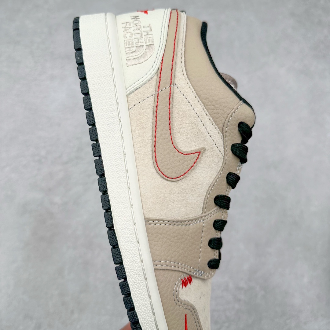 图片[6]-Air Jordan AJ1 Low 低帮系列定制配色 DC2024-033 原厂内置气垫魔块 A模大底 头层小牛皮 鞋舌AJ原厂专用牛津布+AJ专用反口珍珠布+原厂无杂质高弹内里海棉+特殊封边弹力鞋带 尺码：36 36.5 37.5 38 38.5 39 40 40.5 41 42 42.5 43 44 44.5 45 46-选品中心