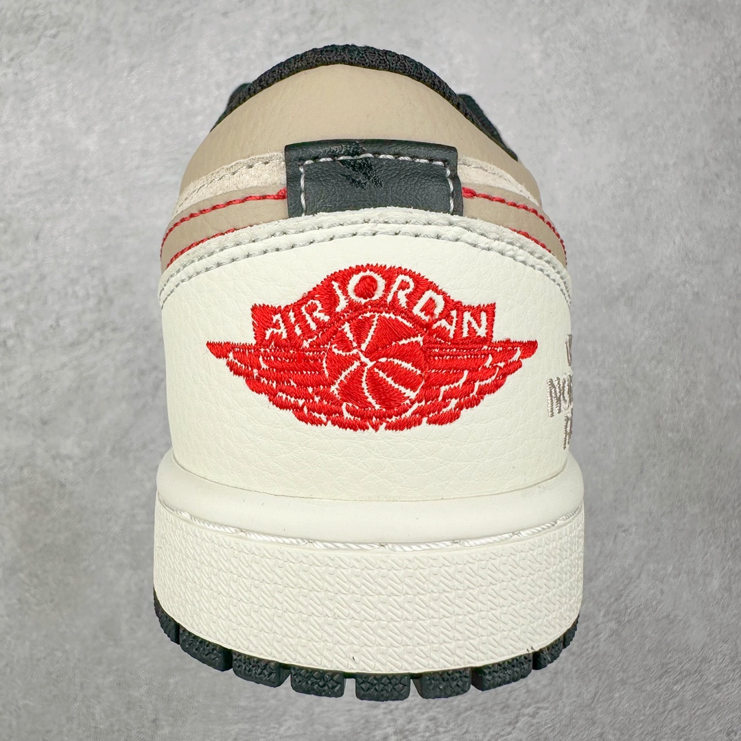 图片[8]-Air Jordan AJ1 Low 低帮系列定制配色 DC2024-033 原厂内置气垫魔块 A模大底 头层小牛皮 鞋舌AJ原厂专用牛津布+AJ专用反口珍珠布+原厂无杂质高弹内里海棉+特殊封边弹力鞋带 尺码：36 36.5 37.5 38 38.5 39 40 40.5 41 42 42.5 43 44 44.5 45 46-选品中心