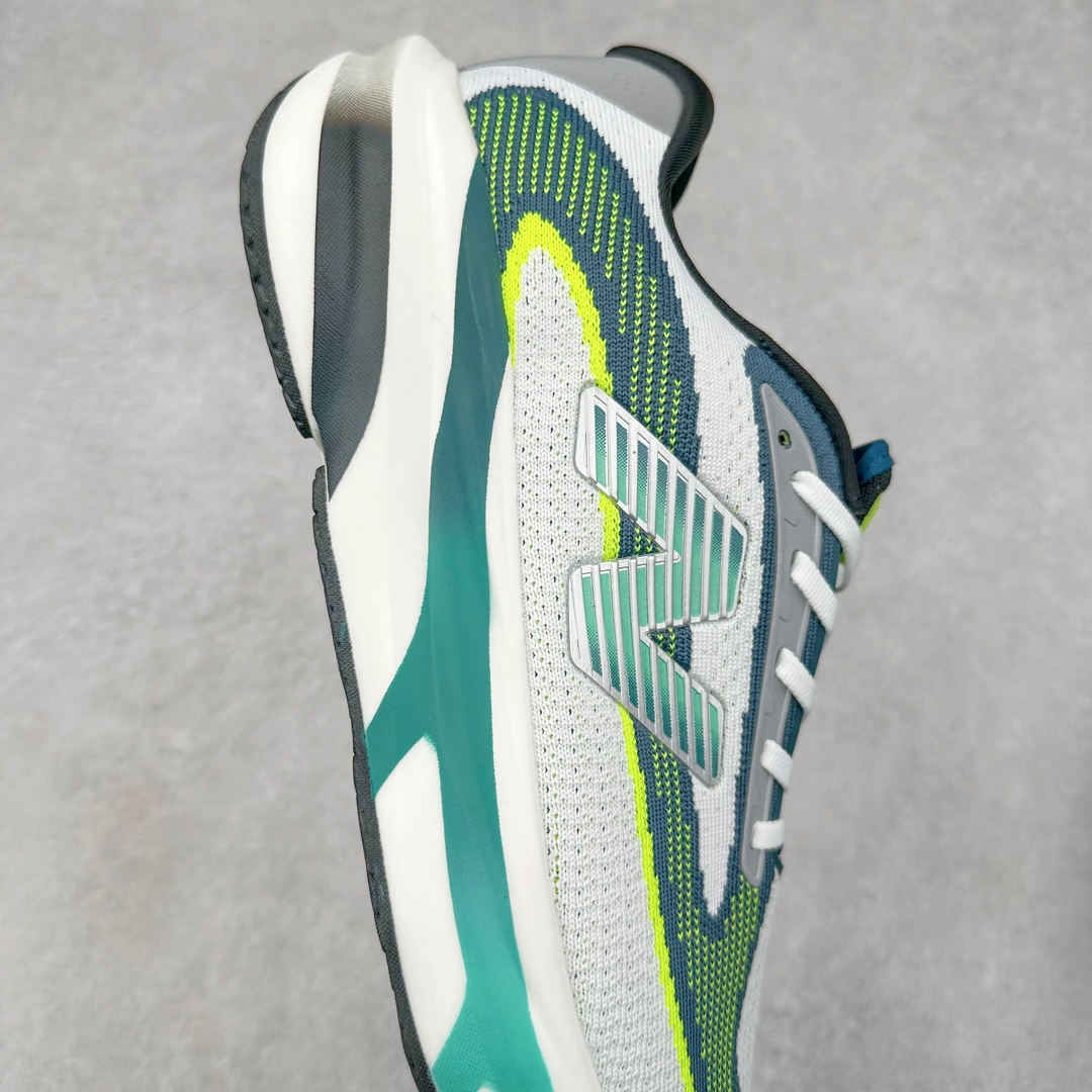 图片[6]-New Balance Fresh Foam X NB1080V5 新百伦系列低帮轻量化厚底健身休闲运动慢跑鞋 近赏｜无论是日常慢跑，还是City Walk，它都可轻松应对提起今年最流行的事情，想必在你所在的城市来一段City Walk，是很多潮男潮女都会做的吧。当时间来到十月，一年中最舒服的时光，无论是慢跑也好，还是City Walk，今天推荐的这双鞋，都可以轻松应对。那就是可以带给你久违的松弛感、治愈你柔软的需要的New Balance Fresh Foam X1080v15。作为New Balance经典跑鞋系列，1080系列可以说凝聚了品牌历来前沿科技与制造匠心。今年的v13版本可谓再度革新。在舒适体验、运动性能以及造型风格三个维度上做到了有机交融。舒适体验一直是1080跑鞋系列带给我们最大的直观感受，加上本就带有严肃跑鞋基因，在今年全新材料配方的Fresh FoamX中底泡棉上则有了不一样的缓震性能，重新定义“踩屎感”。可再生柔软针织鞋面使用可追溯的Repreve再生鞋面材料，柔软透气的鞋面提供绵密的贴合与包裹感，轻量分区橡胶大底分区外底橡胶采用新材料，改进纹路设计，增加前掌外底硬度，提升滚动反馈和传动效率。尺码：40 40.5 41.5 42 42.5 43 44 45-选品中心