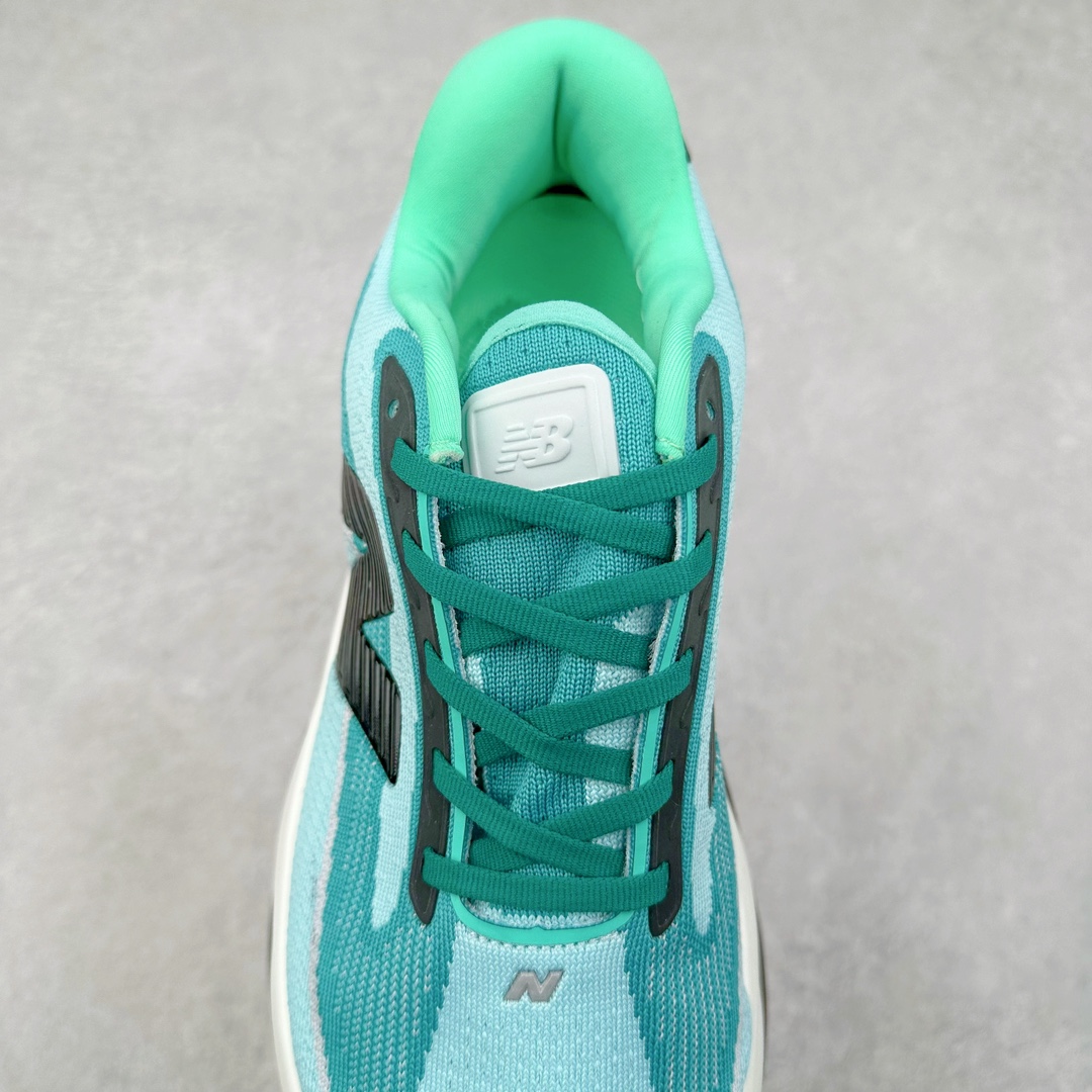 图片[5]-New Balance Fresh Foam X NB1080V5 新百伦系列低帮轻量化厚底健身休闲运动慢跑鞋 近赏｜无论是日常慢跑，还是City Walk，它都可轻松应对提起今年最流行的事情，想必在你所在的城市来一段City Walk，是很多潮男潮女都会做的吧。当时间来到十月，一年中最舒服的时光，无论是慢跑也好，还是City Walk，今天推荐的这双鞋，都可以轻松应对。那就是可以带给你久违的松弛感、治愈你柔软的需要的New Balance Fresh Foam X1080v15。作为New Balance经典跑鞋系列，1080系列可以说凝聚了品牌历来前沿科技与制造匠心。今年的v13版本可谓再度革新。在舒适体验、运动性能以及造型风格三个维度上做到了有机交融。舒适体验一直是1080跑鞋系列带给我们最大的直观感受，加上本就带有严肃跑鞋基因，在今年全新材料配方的Fresh FoamX中底泡棉上则有了不一样的缓震性能，重新定义“踩屎感”。可再生柔软针织鞋面使用可追溯的Repreve再生鞋面材料，柔软透气的鞋面提供绵密的贴合与包裹感，轻量分区橡胶大底分区外底橡胶采用新材料，改进纹路设计，增加前掌外底硬度，提升滚动反馈和传动效率。尺码：40 40.5 41.5 42 42.5 43 44 45-选品中心