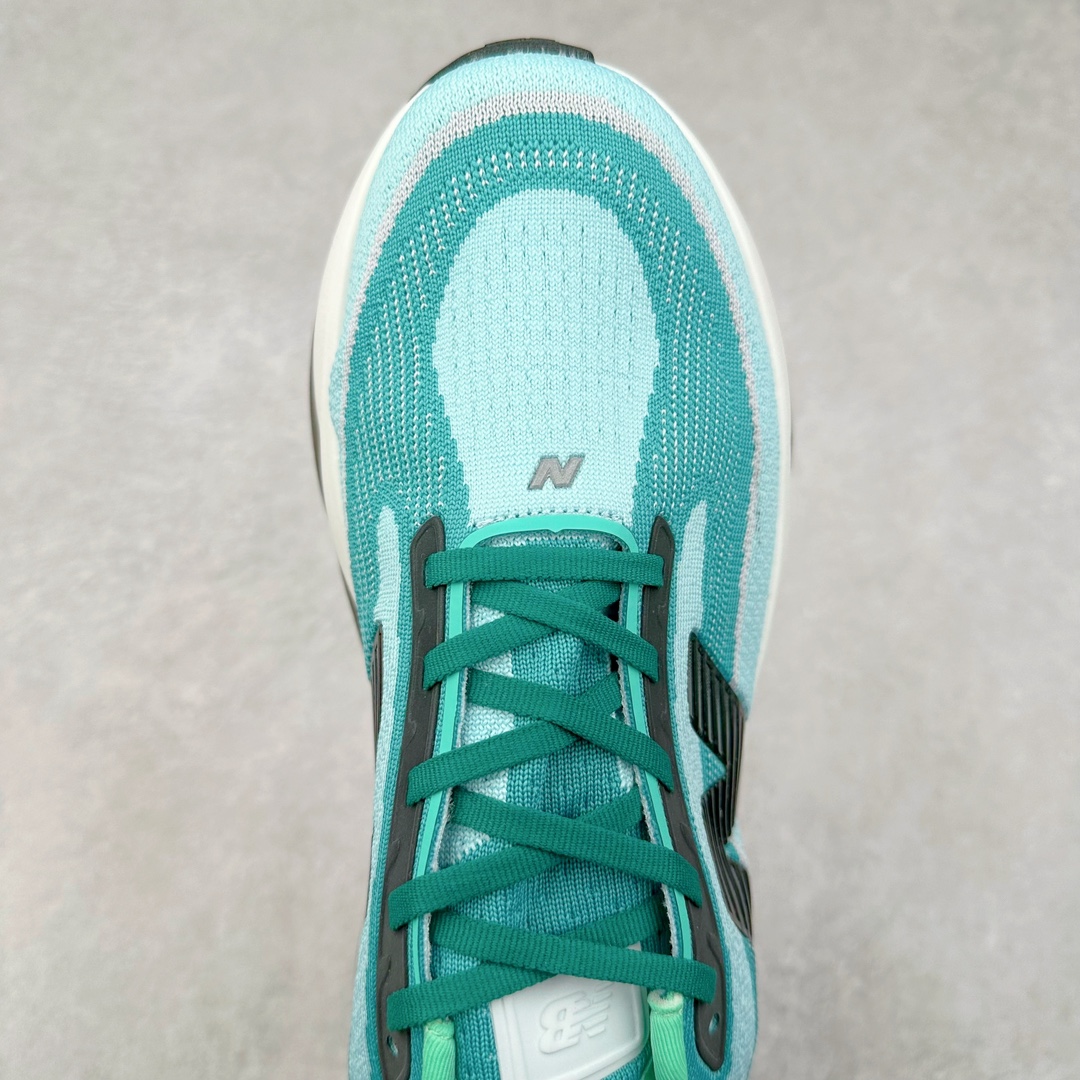 图片[4]-New Balance Fresh Foam X NB1080V5 新百伦系列低帮轻量化厚底健身休闲运动慢跑鞋 近赏｜无论是日常慢跑，还是City Walk，它都可轻松应对提起今年最流行的事情，想必在你所在的城市来一段City Walk，是很多潮男潮女都会做的吧。当时间来到十月，一年中最舒服的时光，无论是慢跑也好，还是City Walk，今天推荐的这双鞋，都可以轻松应对。那就是可以带给你久违的松弛感、治愈你柔软的需要的New Balance Fresh Foam X1080v15。作为New Balance经典跑鞋系列，1080系列可以说凝聚了品牌历来前沿科技与制造匠心。今年的v13版本可谓再度革新。在舒适体验、运动性能以及造型风格三个维度上做到了有机交融。舒适体验一直是1080跑鞋系列带给我们最大的直观感受，加上本就带有严肃跑鞋基因，在今年全新材料配方的Fresh FoamX中底泡棉上则有了不一样的缓震性能，重新定义“踩屎感”。可再生柔软针织鞋面使用可追溯的Repreve再生鞋面材料，柔软透气的鞋面提供绵密的贴合与包裹感，轻量分区橡胶大底分区外底橡胶采用新材料，改进纹路设计，增加前掌外底硬度，提升滚动反馈和传动效率。尺码：40 40.5 41.5 42 42.5 43 44 45-选品中心