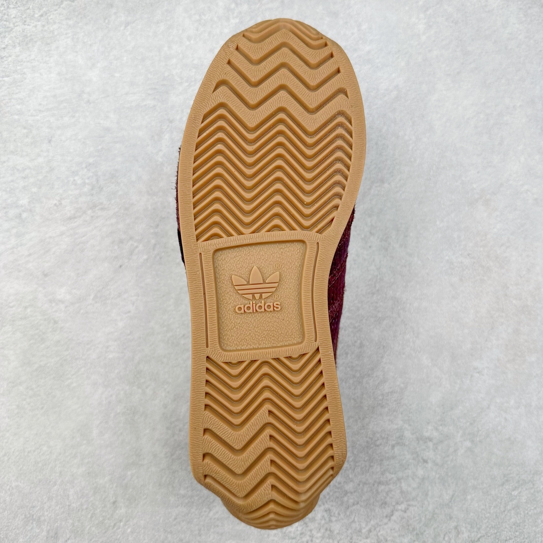 图片[9]-Song for the Mute x AD Originals SFTM-003 联名款复古慢跑鞋 ID3555 Originals与时装品牌Song for the Mute即将迎来第三个合作系列 这个系列主打的也是怀旧的氛围 采用了Country OG这个诞生于上世纪70年代的鞋款 尼龙和绒面革的梦幻拼接 低调而富有质感 呈现SFTM一贯的面料美学 三款不同风格的配色 亮点十足的斑点鞋带 体现怀旧主义和前卫设计无缝交织 鞋款采用了低帮的造型 方便日常穿着 同时对于外底做了处理 皮革材质和尼龙布材质的组合也更具是时代感 尺码：36 36.5 37 38 38.5 39 40 40.5 41 42 42.5 43 44 44.5 45-选品中心