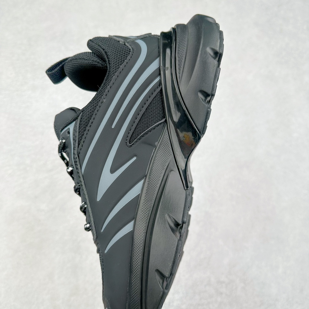 图片[7]-DIOR B44 Blade 迪奥2024新款圆头系带跑步鞋 新款鞋款的特点是受到 21 世纪启发的大胆蓬松造型 B44 Blade 运动鞋采用渐变技术网布制成 配有同色技术面料面板 鞋底上配有对比鲜明的 Blade 嵌件 与跑步世界息息相关 这款运动鞋具有运动、复古未来主义的外观 配有超细纤维和帆布嵌件 并饰有标志性的“Dior”标志 点缀在鞋面、鞋跟和侧面 鞋型饰有 Dior 和Lewis Hamilton标志性饰物 悬挂在鞋眼上 而鞋面、鞋跟和侧面则饰有 Dior 标志 尺码：36 37 38 39 40 41 42 43 44 45-选品中心