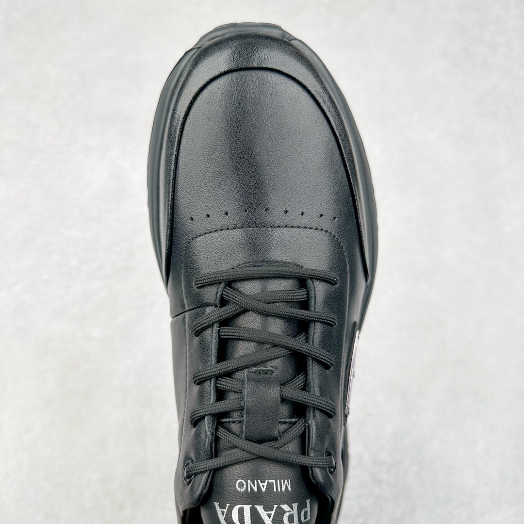 图片[4]-PRADA普拉达 厚底徽标系带运动休闲男鞋系列 #广东大厂品质 专柜同步 大气个性更潮更抢眼更追求档次，它将颠覆旧念，与您共度时尚潮人必备! 面料采用原版进口小牛皮 牛皮内里垫脚 橡胶发泡大底 轻便防滑耐磨 脚感舒适 款式耐看做工精细 配以简洁利落的鞋楦 彰显男人的果敢和硬朗 尺码：39-44（皮鞋码）-选品中心