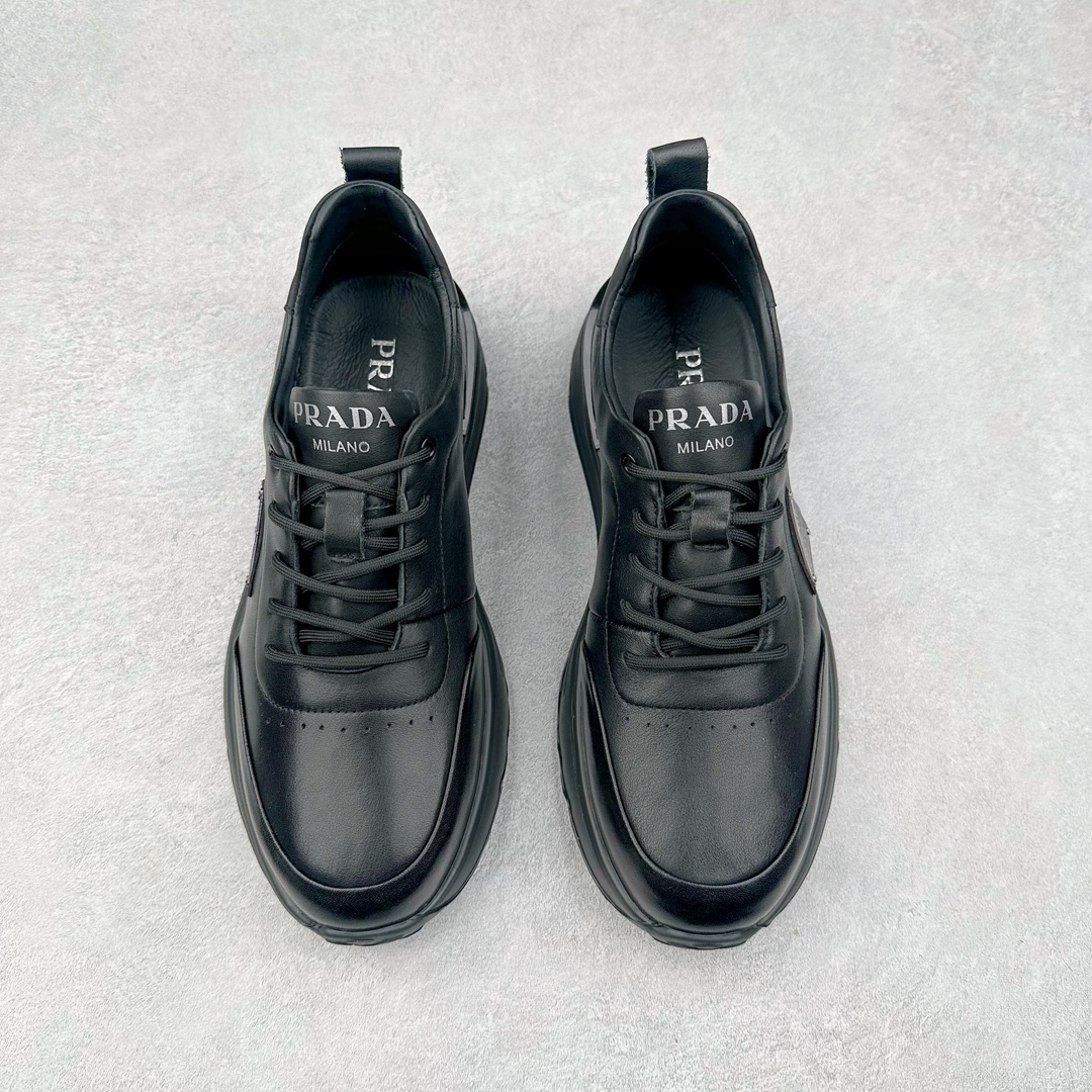 图片[2]-PRADA普拉达 厚底徽标系带运动休闲男鞋系列 #广东大厂品质 专柜同步 大气个性更潮更抢眼更追求档次，它将颠覆旧念，与您共度时尚潮人必备! 面料采用原版进口小牛皮 牛皮内里垫脚 橡胶发泡大底 轻便防滑耐磨 脚感舒适 款式耐看做工精细 配以简洁利落的鞋楦 彰显男人的果敢和硬朗 尺码：39-44（皮鞋码）-选品中心