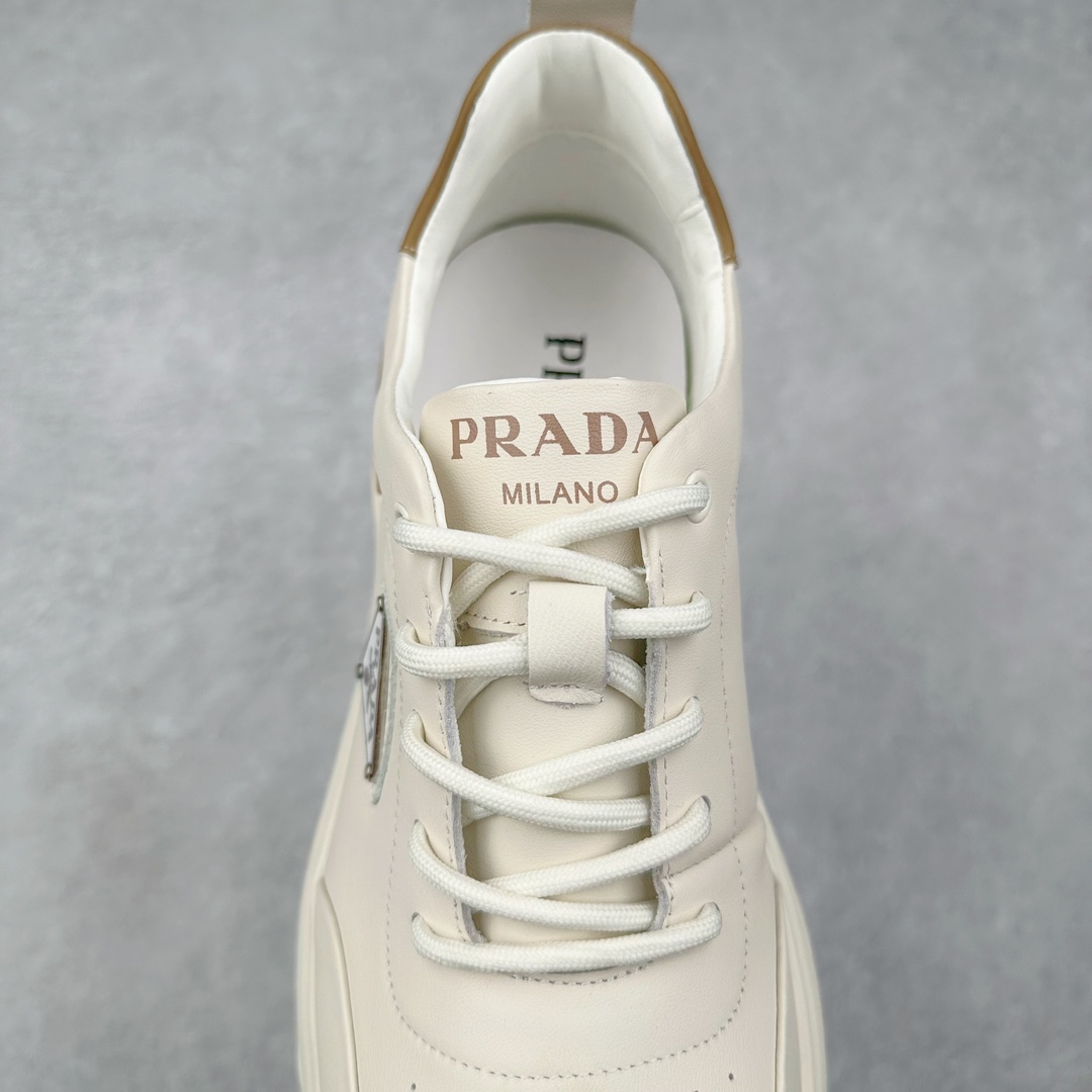 图片[5]-PRADA普拉达 厚底徽标系带运动休闲男鞋系列 #广东大厂品质 专柜同步 大气个性更潮更抢眼更追求档次，它将颠覆旧念，与您共度时尚潮人必备! 面料采用原版进口小牛皮 牛皮内里垫脚 橡胶发泡大底 轻便防滑耐磨 脚感舒适 款式耐看做工精细 配以简洁利落的鞋楦 彰显男人的果敢和硬朗 尺码：39-44（皮鞋码）-选品中心