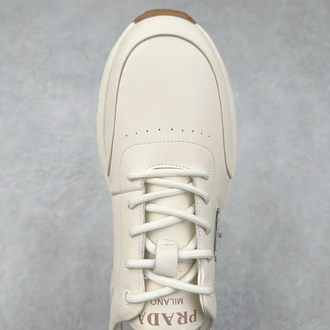 图片[4]-PRADA普拉达 厚底徽标系带运动休闲男鞋系列 #广东大厂品质 专柜同步 大气个性更潮更抢眼更追求档次，它将颠覆旧念，与您共度时尚潮人必备! 面料采用原版进口小牛皮 牛皮内里垫脚 橡胶发泡大底 轻便防滑耐磨 脚感舒适 款式耐看做工精细 配以简洁利落的鞋楦 彰显男人的果敢和硬朗 尺码：39-44（皮鞋码）-选品中心