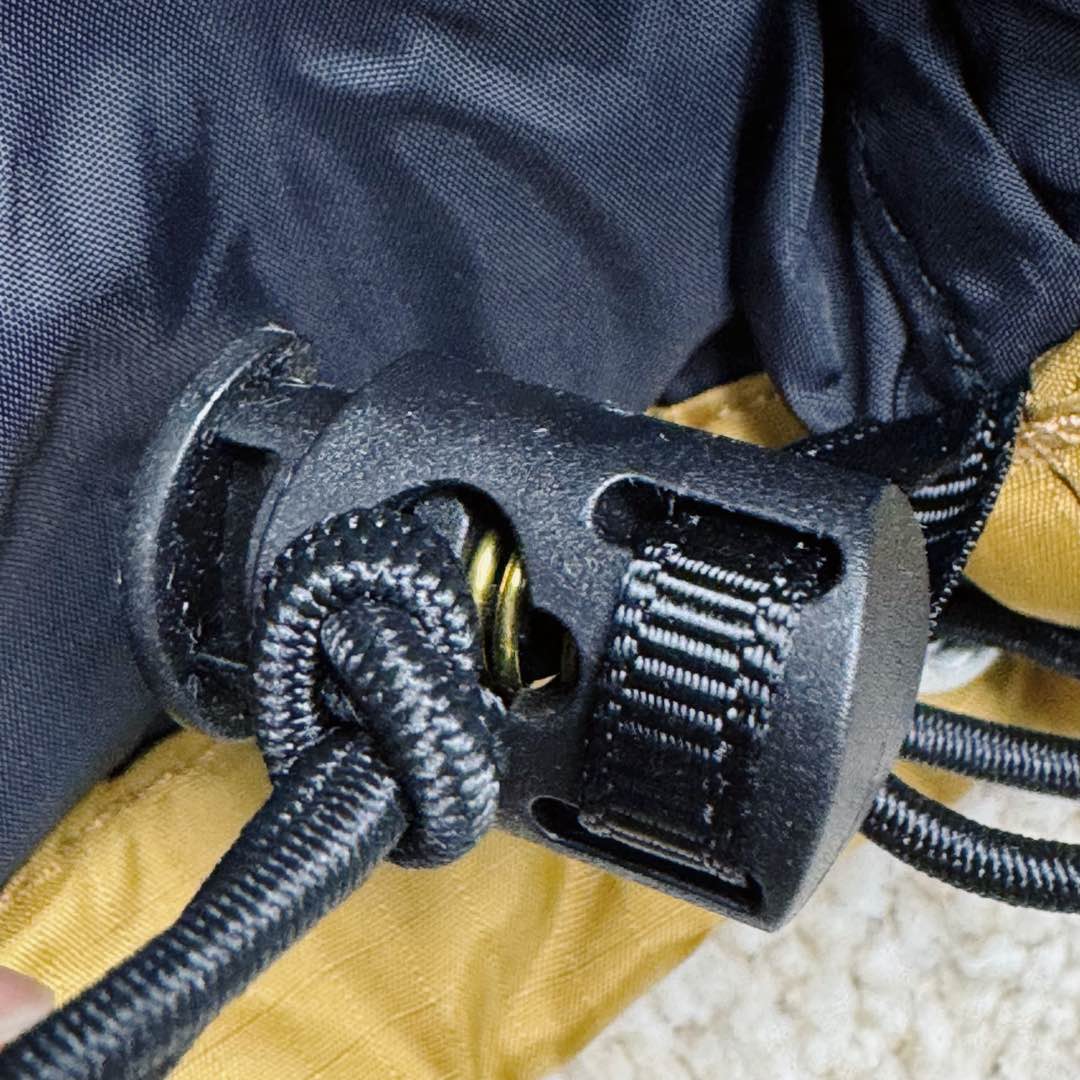 图片[11]-＃纯原特价福利 TheNorthFace 1996 Nuptse 4NCH 北面拼色户外经典潮牌羽绒服 美国原厂原版数据开版 比例协调、宽松、保暖、时尚 真正原厂内部数据 最大可穿至230斤左右【非市面为节约成本而缩小版型】建议对比尺码表参数 全新进口百灵达绣花机定制万针电绣 采用进口7号针 进口绣线 保证每字饱满、立体、清晰 可称最贵绣标 采用国标90白鸭绒填充 保暖性能更出色 轻便不厚重 压缩后的蓬松度恢复性好 原厂定制40D格子四级防水布料 独家采用原版一致单层布料做法【非市面通货内加胆布】采用单层布料考验了布料及羽绒必须要达标 防止跑绒 并保证手感及膨松度 内里采用尼龙nylon双重双层封禁设计 不会出现任何跑绒现象 内置抽拉绳扣的可调节下摆 可防风防寒 拉链采用吉田YKK原厂定制 刻字清晰 质感完美顺滑 建议比较可供过毒验货 辅料及扣子均采用原版一样铜芯弹簧【非市面铁芯弹簧】可对比了解更多细节 只做市场最高版本 袖口六角扣标志着同步原版一样的六角扣 真正做到和原版一摸一样 不诋毁 不浮夸 真实且不需要太多文案 因为专注 所以专业！ 库存明细 宝石蓝 XS×30 S×30 抹茶绿 XS×60 S×60 M×60 L×60 藏蓝绿 XS×120 S×35 M×25 卡其色 XS×10 S×20 M×60 L×60 XL×60 XXL×30-选品中心