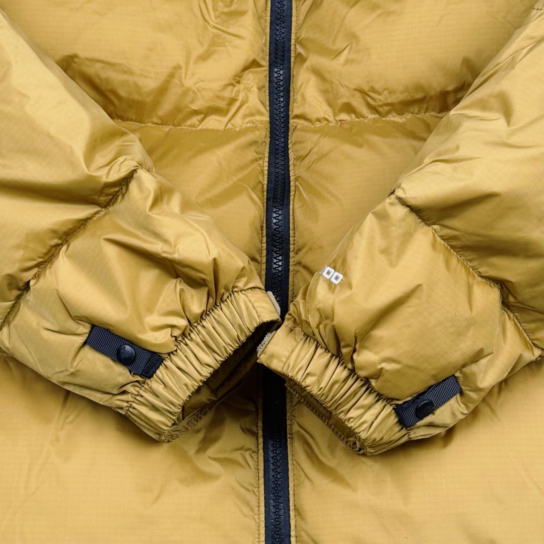 图片[6]-＃纯原特价福利 TheNorthFace 1996 Nuptse 4NCH 北面拼色户外经典潮牌羽绒服 美国原厂原版数据开版 比例协调、宽松、保暖、时尚 真正原厂内部数据 最大可穿至230斤左右【非市面为节约成本而缩小版型】建议对比尺码表参数 全新进口百灵达绣花机定制万针电绣 采用进口7号针 进口绣线 保证每字饱满、立体、清晰 可称最贵绣标 采用国标90白鸭绒填充 保暖性能更出色 轻便不厚重 压缩后的蓬松度恢复性好 原厂定制40D格子四级防水布料 独家采用原版一致单层布料做法【非市面通货内加胆布】采用单层布料考验了布料及羽绒必须要达标 防止跑绒 并保证手感及膨松度 内里采用尼龙nylon双重双层封禁设计 不会出现任何跑绒现象 内置抽拉绳扣的可调节下摆 可防风防寒 拉链采用吉田YKK原厂定制 刻字清晰 质感完美顺滑 建议比较可供过毒验货 辅料及扣子均采用原版一样铜芯弹簧【非市面铁芯弹簧】可对比了解更多细节 只做市场最高版本 袖口六角扣标志着同步原版一样的六角扣 真正做到和原版一摸一样 不诋毁 不浮夸 真实且不需要太多文案 因为专注 所以专业！ 库存明细 宝石蓝 XS×30 S×30 抹茶绿 XS×60 S×60 M×60 L×60 藏蓝绿 XS×120 S×35 M×25 卡其色 XS×10 S×20 M×60 L×60 XL×60 XXL×30-选品中心