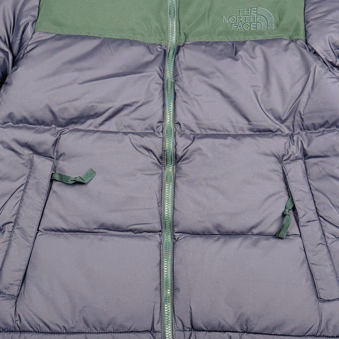 图片[8]-＃纯原特价福利 TheNorthFace 1996 Nuptse 4NCH 北面拼色户外经典潮牌羽绒服 美国原厂原版数据开版 比例协调、宽松、保暖、时尚 真正原厂内部数据 最大可穿至230斤左右【非市面为节约成本而缩小版型】建议对比尺码表参数 全新进口百灵达绣花机定制万针电绣 采用进口7号针 进口绣线 保证每字饱满、立体、清晰 可称最贵绣标 采用国标90白鸭绒填充 保暖性能更出色 轻便不厚重 压缩后的蓬松度恢复性好 原厂定制40D格子四级防水布料 独家采用原版一致单层布料做法【非市面通货内加胆布】采用单层布料考验了布料及羽绒必须要达标 防止跑绒 并保证手感及膨松度 内里采用尼龙nylon双重双层封禁设计 不会出现任何跑绒现象 内置抽拉绳扣的可调节下摆 可防风防寒 拉链采用吉田YKK原厂定制 刻字清晰 质感完美顺滑 建议比较可供过毒验货 辅料及扣子均采用原版一样铜芯弹簧【非市面铁芯弹簧】可对比了解更多细节 只做市场最高版本 袖口六角扣标志着同步原版一样的六角扣 真正做到和原版一摸一样 不诋毁 不浮夸 真实且不需要太多文案 因为专注 所以专业！ 库存明细 宝石蓝 XS×30 S×30 抹茶绿 XS×60 S×60 M×60 L×60 藏蓝绿 XS×120 S×35 M×25 卡其色 XS×10 S×20 M×60 L×60 XL×60 XXL×30-选品中心