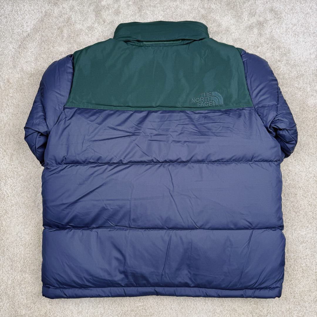 图片[3]-＃纯原特价福利 TheNorthFace 1996 Nuptse 4NCH 北面拼色户外经典潮牌羽绒服 美国原厂原版数据开版 比例协调、宽松、保暖、时尚 真正原厂内部数据 最大可穿至230斤左右【非市面为节约成本而缩小版型】建议对比尺码表参数 全新进口百灵达绣花机定制万针电绣 采用进口7号针 进口绣线 保证每字饱满、立体、清晰 可称最贵绣标 采用国标90白鸭绒填充 保暖性能更出色 轻便不厚重 压缩后的蓬松度恢复性好 原厂定制40D格子四级防水布料 独家采用原版一致单层布料做法【非市面通货内加胆布】采用单层布料考验了布料及羽绒必须要达标 防止跑绒 并保证手感及膨松度 内里采用尼龙nylon双重双层封禁设计 不会出现任何跑绒现象 内置抽拉绳扣的可调节下摆 可防风防寒 拉链采用吉田YKK原厂定制 刻字清晰 质感完美顺滑 建议比较可供过毒验货 辅料及扣子均采用原版一样铜芯弹簧【非市面铁芯弹簧】可对比了解更多细节 只做市场最高版本 袖口六角扣标志着同步原版一样的六角扣 真正做到和原版一摸一样 不诋毁 不浮夸 真实且不需要太多文案 因为专注 所以专业！ 库存明细 宝石蓝 XS×30 S×30 抹茶绿 XS×60 S×60 M×60 L×60 藏蓝绿 XS×120 S×35 M×25 卡其色 XS×10 S×20 M×60 L×60 XL×60 XXL×30-选品中心
