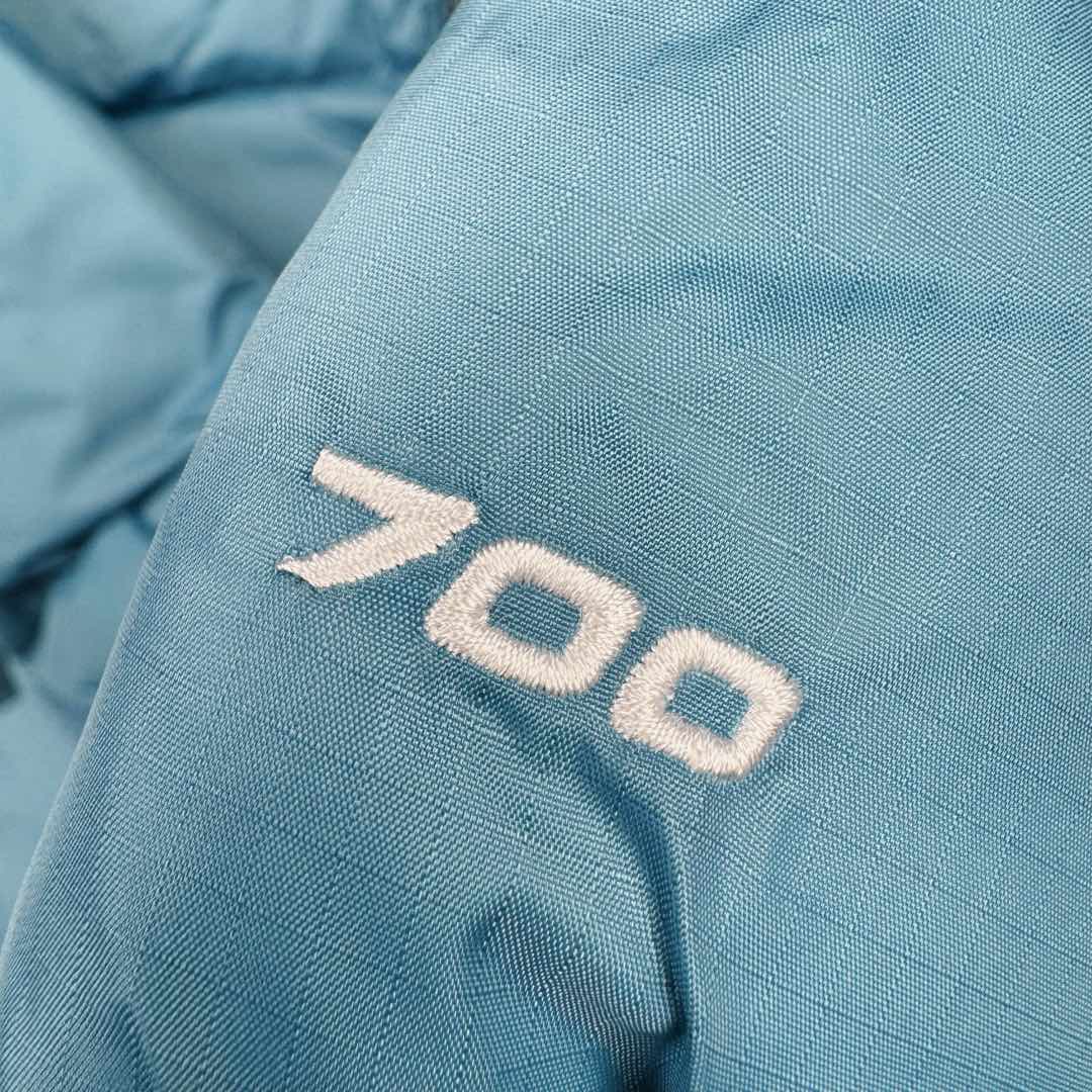 图片[12]-＃纯原特价福利 TheNorthFace 1996 Nuptse 4NCH 北面拼色户外经典潮牌羽绒服 美国原厂原版数据开版 比例协调、宽松、保暖、时尚 真正原厂内部数据 最大可穿至230斤左右【非市面为节约成本而缩小版型】建议对比尺码表参数 全新进口百灵达绣花机定制万针电绣 采用进口7号针 进口绣线 保证每字饱满、立体、清晰 可称最贵绣标 采用国标90白鸭绒填充 保暖性能更出色 轻便不厚重 压缩后的蓬松度恢复性好 原厂定制40D格子四级防水布料 独家采用原版一致单层布料做法【非市面通货内加胆布】采用单层布料考验了布料及羽绒必须要达标 防止跑绒 并保证手感及膨松度 内里采用尼龙nylon双重双层封禁设计 不会出现任何跑绒现象 内置抽拉绳扣的可调节下摆 可防风防寒 拉链采用吉田YKK原厂定制 刻字清晰 质感完美顺滑 建议比较可供过毒验货 辅料及扣子均采用原版一样铜芯弹簧【非市面铁芯弹簧】可对比了解更多细节 只做市场最高版本 袖口六角扣标志着同步原版一样的六角扣 真正做到和原版一摸一样 不诋毁 不浮夸 真实且不需要太多文案 因为专注 所以专业！ 库存明细 宝石蓝 XS×30 S×30 抹茶绿 XS×60 S×60 M×60 L×60 藏蓝绿 XS×120 S×35 M×25 卡其色 XS×10 S×20 M×60 L×60 XL×60 XXL×30-选品中心