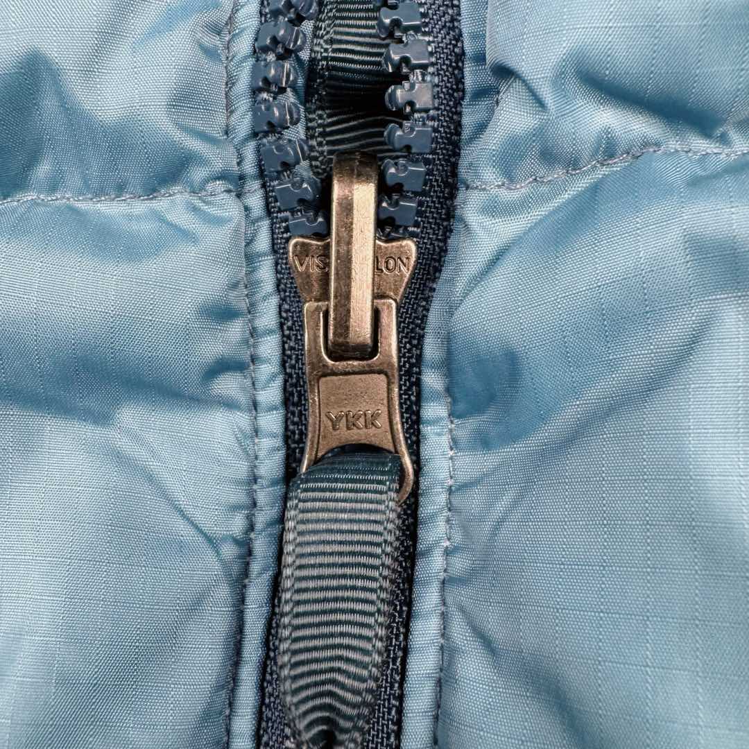 图片[10]-＃纯原特价福利 TheNorthFace 1996 Nuptse 4NCH 北面拼色户外经典潮牌羽绒服 美国原厂原版数据开版 比例协调、宽松、保暖、时尚 真正原厂内部数据 最大可穿至230斤左右【非市面为节约成本而缩小版型】建议对比尺码表参数 全新进口百灵达绣花机定制万针电绣 采用进口7号针 进口绣线 保证每字饱满、立体、清晰 可称最贵绣标 采用国标90白鸭绒填充 保暖性能更出色 轻便不厚重 压缩后的蓬松度恢复性好 原厂定制40D格子四级防水布料 独家采用原版一致单层布料做法【非市面通货内加胆布】采用单层布料考验了布料及羽绒必须要达标 防止跑绒 并保证手感及膨松度 内里采用尼龙nylon双重双层封禁设计 不会出现任何跑绒现象 内置抽拉绳扣的可调节下摆 可防风防寒 拉链采用吉田YKK原厂定制 刻字清晰 质感完美顺滑 建议比较可供过毒验货 辅料及扣子均采用原版一样铜芯弹簧【非市面铁芯弹簧】可对比了解更多细节 只做市场最高版本 袖口六角扣标志着同步原版一样的六角扣 真正做到和原版一摸一样 不诋毁 不浮夸 真实且不需要太多文案 因为专注 所以专业！ 库存明细 宝石蓝 XS×30 S×30 抹茶绿 XS×60 S×60 M×60 L×60 藏蓝绿 XS×120 S×35 M×25 卡其色 XS×10 S×20 M×60 L×60 XL×60 XXL×30-选品中心