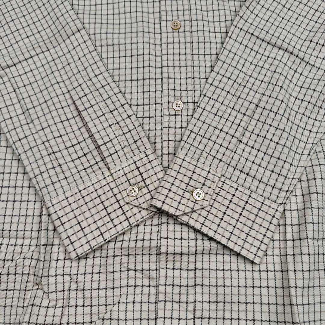 图片[10]-＃GD广顶 CELINE 赛琳 塔特萨尔尖领格纹纽扣长袖衬衫 淡黄色【塔特萨尔格纹衬衫】官网价：8300￥（1924T）采用【色织格子衬衫面料】经纬纱采用【60S双股紧密赛络纺】纬纱【订染大货面料颜色】【经纬密度160*140】前幅+口袋采用【还原华格子手工裁剪】【日本田岛绣花机刺绣小logo】配套【天然贝壳白蝶贝焗色封釉手缝扣】尺码：38 39 40 41-选品中心