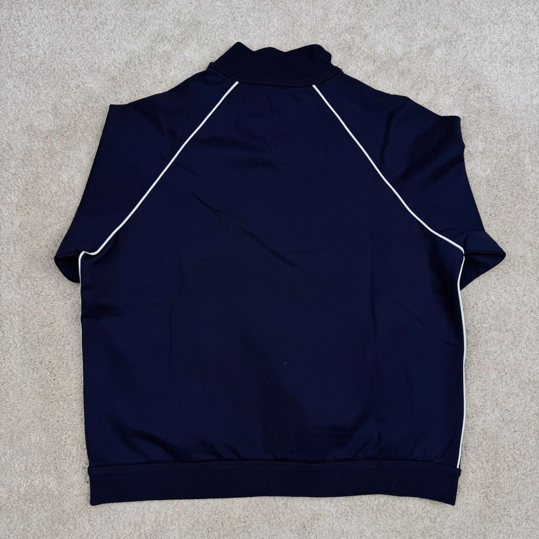 图片[3]-＃GD广顶 MIU MIU 缪缪字母刺绣徽标拉链高领长袖夹克外套 女款 蓝色 面料采用定制醋酸混纺锦纶运动面料 刺绣采用日本百联达绣花非常饱满立体 拉链全部定制隐藏式拉链 螺纹面料同缸生产定染 内里包边无缝做法 非常百搭的运动外套 这款有拼白色 面料做了顶级固色处理 100度开水浸泡不褪色 尺码：36 38 40 42-选品中心