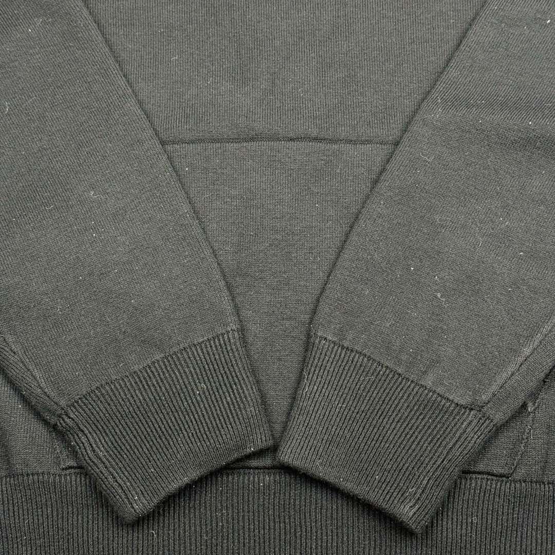 图片[11]-＃GF广顶 DIOR FW24 Logo 迪奥印花套头连帽长袖卫衣 采用【48/2超细巴素兰羊毛精纺羊毛】进行编织 精纺羊毛织物表面光洁、纹路清晰、质地紧密 显得精致【巴素兰羊毛工艺特点】：巴素兰工艺是一种对羊毛进行特殊处理的方法，它能够使羊毛纤维更加柔软、蓬松，减少羊毛的刺痒感 同时这种工艺还可以提高羊毛的色泽鲜艳度和色牢度 使羊毛制品的颜色更加持久 柔软舒适：处理后的羊毛手感非常柔软 贴身穿着也很舒适 保暖性好：羊毛本身就具有良好的保暖性能 巴素兰羊毛在这方面表现更为出色 色泽美观：颜色鲜艳且持久 能提升羊毛制品的外观品质 织机采用【2024最新款CIXING双系统14针超细横机】进行编织 每件衣服的衣片【织机时间高达214分钟每件】一台机器一天顺利编织 也就只能织5件出来 极其难产 最后在通过高品质的【人工缝盘锁眼套头】【挑撞】【纯手工收线头】进行生产 一批大货的生产周期最少需要20天 尺码：XS S M L-选品中心