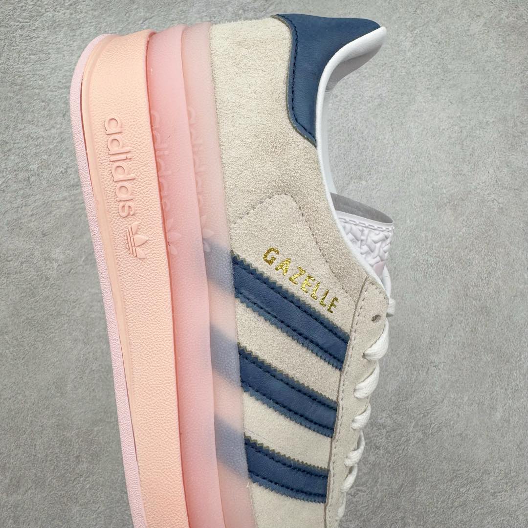 图片[6]-＃CS纯原 AD Originals Gazelle Bold W 羚羊松糕系列复古百搭厚底增高低帮休闲运动板鞋 IE6508 新的一年就要换新的打扮啦！除了设定变美、健身、减肥等目标外，你已经可以利用鞋子来“偷偷改善身材比例”的愿望了！ 因为有一句话。身高不够。鞋子来凑~赶快入手以下各大运动品牌最新推出的“厚底增高运动鞋”吧。 是最好穿最百搭的长腿神器。 重点是……不仅价格不错～鞋子也不错啊！Originals的Gazelle Bold鞋款打造出「超厚底版本」！延续流线鞋型、经典麂皮材质、白色三条线和侧面烫金标志的复古外型，奶油白鞋底高度直接乘3，出门搭上它，保证一路步步高升。尺码：36 36⅔ 37⅓ 38 38⅔ 39⅓ 40-选品中心