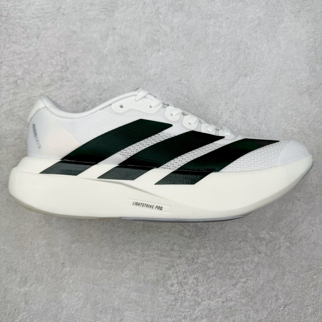 AD Adizero Eva SL M 零度进化版系列低帮轻便透气竞速休闲运动慢跑鞋 JP6206 相信大家对去年 adidas 横空出世的「顶级超跑」adiZero Adios Pro EVO 1 记忆犹新！不仅登顶阿迪史上最轻跑鞋宝座，更在接下来的全球马拉松赛事中，持续书写着惊人成绩，被网友戏称新一代「阿迪神鞋」全网刷屏！极简设计语言与强烈速度感和存在感的鞋侧三线，让人过目不忘，特别种草！其中定位于中长跑训练的 adidas Adizero Evo SL，整体外观造型与 adiZero Adios Pro EVO 1 非常相似。中底配置方面搭载全掌 Lightstrike Pro，鞋面采用透气网面示人，契合日常训练鞋的定位，更加耐用。外底给到了马牌橡胶，及类似上代竞速旗舰 adidas Adizero Adios Pro 3 区域分布。整体看下来无论是外观的鲜明辨识度，还是配置的扎实程度都很顶。尺码：36 36⅔ 37⅓ 38 38⅔ 39⅓ 40 40⅔ 41⅓ 42 42⅔ 43⅓ 44 45-选品中心