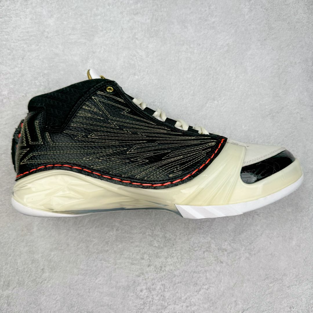Air Jordan XX3 OG 迈克尔·乔丹高帮复古休闲文化运动篮球鞋 CZ6222-001 原楦开发版型 采用厚实荔枝纹仿牛皮组合牛剖革鞋面材质 中底搭载仿塑纤中板缓震 缜密中底拉帮工艺 搭载一次压模成形 Phylon中底 外置高性能环抱式TPU组合防滑耐磨橡胶大底 AJ23在诞生以前被称为AJ系列最后一代以数字命名的球鞋 所以在设计上格外用心 体现出绅士的儒雅风格 鞋舌上带有雕花细节设计 大面积TPU稳定托盘 鞋面缝有三维走线 鞋头有MJ本人签名印字 Phylon中底 全掌Zoom Air缓震科技 外底纹路为MJ本人放大的指纹 尺码：40 40.5 41 42 42.5 43 44 44.5 45 46 47.5-选品中心