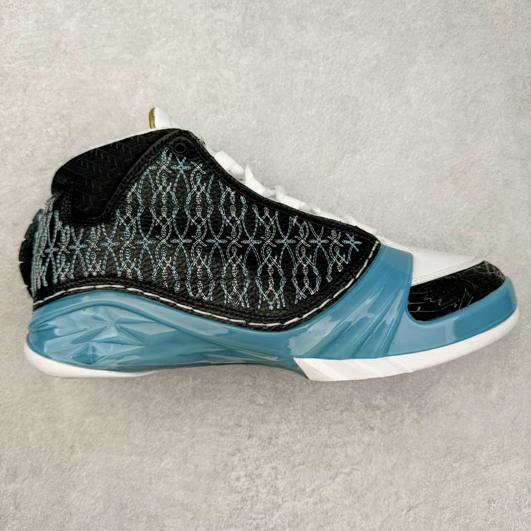 Air Jordan XX3 OG 迈克尔·乔丹高帮复古休闲文化运动篮球鞋 318376-041 原楦开发版型 采用厚实荔枝纹仿牛皮组合牛剖革鞋面材质 中底搭载仿塑纤中板缓震 缜密中底拉帮工艺 搭载一次压模成形 Phylon中底 外置高性能环抱式TPU组合防滑耐磨橡胶大底 AJ23在诞生以前被称为AJ系列最后一代以数字命名的球鞋 所以在设计上格外用心 体现出绅士的儒雅风格 鞋舌上带有雕花细节设计 大面积TPU稳定托盘 鞋面缝有三维走线 鞋头有MJ本人签名印字 Phylon中底 全掌Zoom Air缓震科技 外底纹路为MJ本人放大的指纹 尺码：40 40.5 41 42 42.5 43 44 44.5 45 46 47.5-选品中心