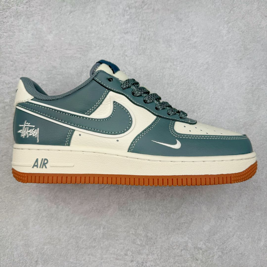 NK Air Force 1´07 Low 空军一号低帮百搭休闲运动板鞋 XZ9688-101 柔软、弹性十足的缓震性能和出色的中底设计 横跨复古与现代的外型结合 造就出风靡全球 三十多年的Force 1 直到今天还深受青睐 尺码：36 36.5 37.5 38 38.5 39 40 40.5 41 42 42.5 43 44 44.5 45-选品中心