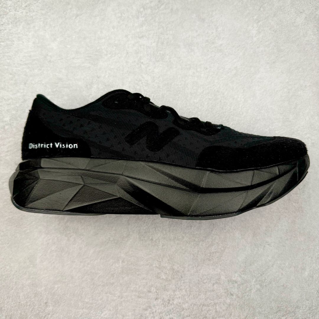 NEW BALANCE Rebel FuelCell Rebel V4 SuperComp Elite 精英版内置碳板 舒适时尚织物减震耐磨低帮马拉松轻量化跑步鞋 NB新百伦于 2019 年夏天首次发布了 Rebel 在制鞋业仍在向强调能量回报的弹力泡沫转变的时候 Rebel 确实是一个叛逆者 快进到 2024 年 Rebel v4 承诺通过重新配制的中底化合物和更高的堆叠高度提供更轻、更有弹性的跑步体验 就像New Balance SC Elite v4一样 Rebel v4 提供了完全重新设计的中底化合物 最新的混合物将 New Balance 专有的 FuelCell 泡沫（TPU 和 EVA 的混合物）与 PEBA 泡沫相结合 带来更弹跳的跑步体验 PEBA是一种超轻 高性能的泡沫 通常出现在镀碳超级鞋中 New Balance Rebel v4、ASICS Novablast 4和Brooks Hyperion Max都是精力充沛的无电镀运动鞋 在速度锻炼和快节奏中大放异彩 这三款鞋都依靠它们的中底泡沫和轻微的摇杆形状来创造一种向前滚动的感觉 而且虽然这些鞋子在堆叠高度和重量方面各不相同 但它们提供了相似的软硬比例 有足够的流行力来加快步伐 尺码：36 37 37.5 38 38.5 39.5 40 40.5 41.5 42 42.5 43 44 45-选品中心