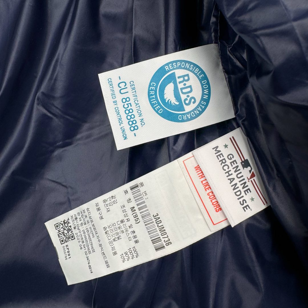 图片[13]-MLB MONOGRAM 系列 纽约洋基队 满印刺绣工艺加厚立领保暖舒适羽绒服 男女同款 今年MONOGRAM的人气席卷整个时尚界，这季MLB设计打破原有的简约版，破格推出NY Logo的印花的MONOGRAM鹅绒羽绒服。 MLB联名限量羽绒服，时尚潮流，保暖经典，老花高端大气，穿上身还以为是Gucci图！高级感贯穿全身重点是，这个老花保暖度完全媲美加拿大鹅超级挡风~因不受性别限制的设计作为情侣羽绒服也很棒！另外因为羽绒服本身的图案非常华丽，所以其他的造型单品全部搭配单色也能完成时尚穿搭~ 尺码：XS S M L XL 2XL-选品中心