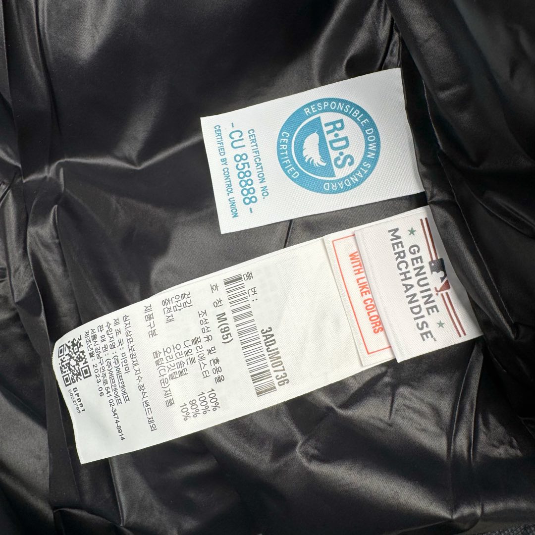 图片[10]-MLB MONOGRAM 系列 纽约洋基队 满印刺绣工艺加厚立领保暖舒适羽绒服 男女同款 今年MONOGRAM的人气席卷整个时尚界，这季MLB设计打破原有的简约版，破格推出NY Logo的印花的MONOGRAM鹅绒羽绒服。 MLB联名限量羽绒服，时尚潮流，保暖经典，老花高端大气，穿上身还以为是Gucci图！高级感贯穿全身重点是，这个老花保暖度完全媲美加拿大鹅超级挡风~因不受性别限制的设计作为情侣羽绒服也很棒！另外因为羽绒服本身的图案非常华丽，所以其他的造型单品全部搭配单色也能完成时尚穿搭~ 尺码：XS S M L XL 2XL-选品中心