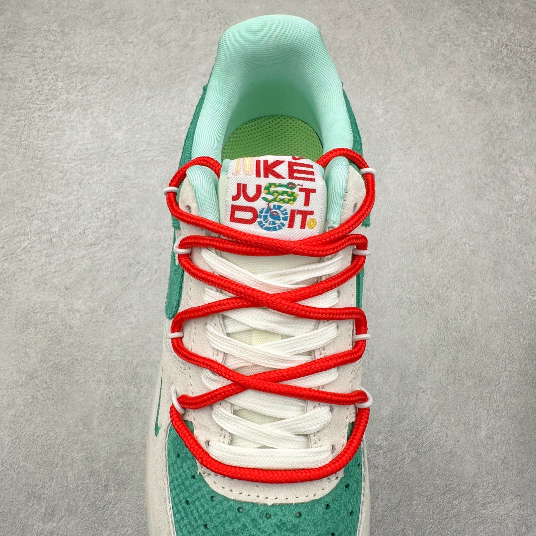 图片[5]-NK Air Force 1´07 Low 空军一号低帮百搭休闲运动板鞋 DF0188-010 柔软、弹性十足的缓震性能和出色的中底设计 横跨复古与现代的外型结合 造就出风靡全球 三十多年的Force 1 直到今天还深受青睐 尺码：36 36.5 37.5 38 38.5 39 40 40.5 41 42 42.5 43 44 44.5 45-选品中心