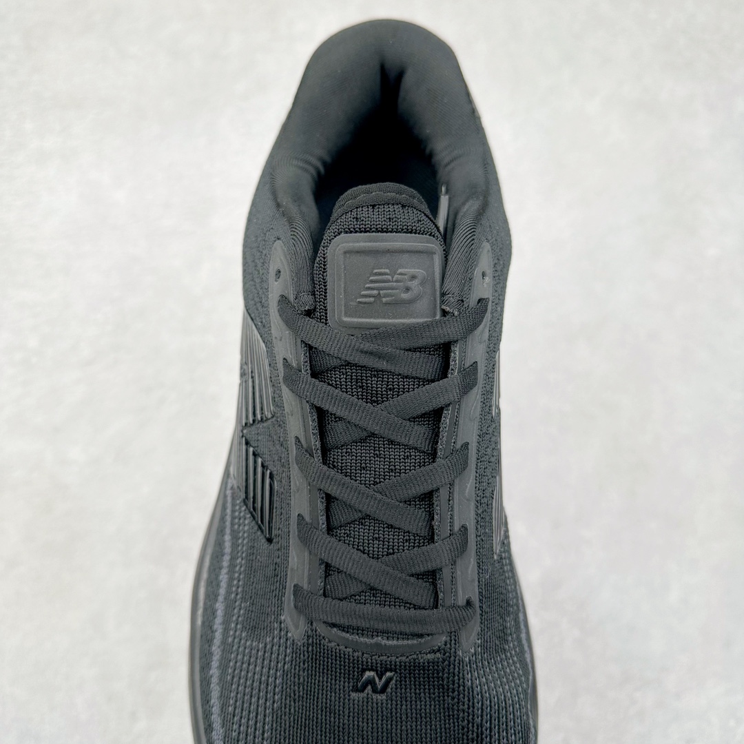 图片[5]-New Balance Fresh Foam X NB1080V5 新百伦系列低帮轻量化厚底健身休闲运动慢跑鞋 近赏｜无论是日常慢跑，还是City Walk，它都可轻松应对提起今年最流行的事情，想必在你所在的城市来一段City Walk，是很多潮男潮女都会做的吧。当时间来到十月，一年中最舒服的时光，无论是慢跑也好，还是City Walk，今天推荐的这双鞋，都可以轻松应对。那就是可以带给你久违的松弛感、治愈你柔软的需要的New Balance Fresh Foam X1080v15。作为New Balance经典跑鞋系列，1080系列可以说凝聚了品牌历来前沿科技与制造匠心。今年的v13版本可谓再度革新。在舒适体验、运动性能以及造型风格三个维度上做到了有机交融。舒适体验一直是1080跑鞋系列带给我们最大的直观感受，加上本就带有严肃跑鞋基因，在今年全新材料配方的Fresh FoamX中底泡棉上则有了不一样的缓震性能，重新定义“踩屎感”。可再生柔软针织鞋面使用可追溯的Repreve再生鞋面材料，柔软透气的鞋面提供绵密的贴合与包裹感，轻量分区橡胶大底分区外底橡胶采用新材料，改进纹路设计，增加前掌外底硬度，提升滚动反馈和传动效率。尺码：40 40.5 41.5 42 42.5 43 44 45-选品中心