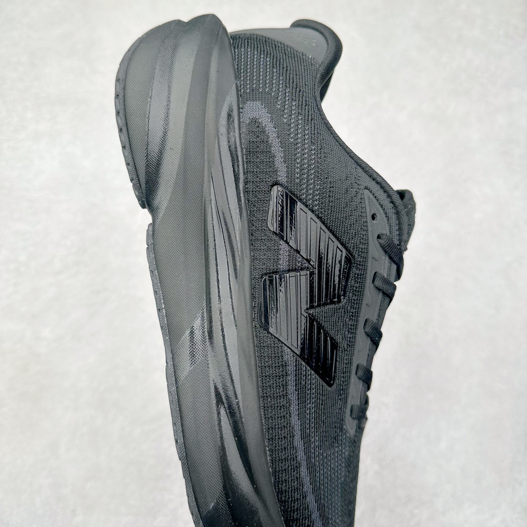 图片[6]-New Balance Fresh Foam X NB1080V5 新百伦系列低帮轻量化厚底健身休闲运动慢跑鞋 近赏｜无论是日常慢跑，还是City Walk，它都可轻松应对提起今年最流行的事情，想必在你所在的城市来一段City Walk，是很多潮男潮女都会做的吧。当时间来到十月，一年中最舒服的时光，无论是慢跑也好，还是City Walk，今天推荐的这双鞋，都可以轻松应对。那就是可以带给你久违的松弛感、治愈你柔软的需要的New Balance Fresh Foam X1080v15。作为New Balance经典跑鞋系列，1080系列可以说凝聚了品牌历来前沿科技与制造匠心。今年的v13版本可谓再度革新。在舒适体验、运动性能以及造型风格三个维度上做到了有机交融。舒适体验一直是1080跑鞋系列带给我们最大的直观感受，加上本就带有严肃跑鞋基因，在今年全新材料配方的Fresh FoamX中底泡棉上则有了不一样的缓震性能，重新定义“踩屎感”。可再生柔软针织鞋面使用可追溯的Repreve再生鞋面材料，柔软透气的鞋面提供绵密的贴合与包裹感，轻量分区橡胶大底分区外底橡胶采用新材料，改进纹路设计，增加前掌外底硬度，提升滚动反馈和传动效率。尺码：40 40.5 41.5 42 42.5 43 44 45-选品中心