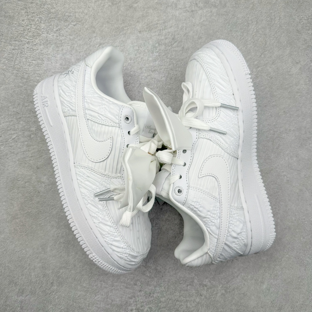 图片[3]-NK Air Force 1´07 Low 空军一号低帮百搭休闲运动板鞋 DV4244-111 柔软、弹性十足的缓震性能和出色的中底设计 横跨复古与现代的外型结合 造就出风靡全球 三十多年的Force 1 直到今天还深受青睐 尺码：36 36.5 37.5 38 38.5 39 40 40.5 41 42 42.5 43 44 44.5 45-选品中心