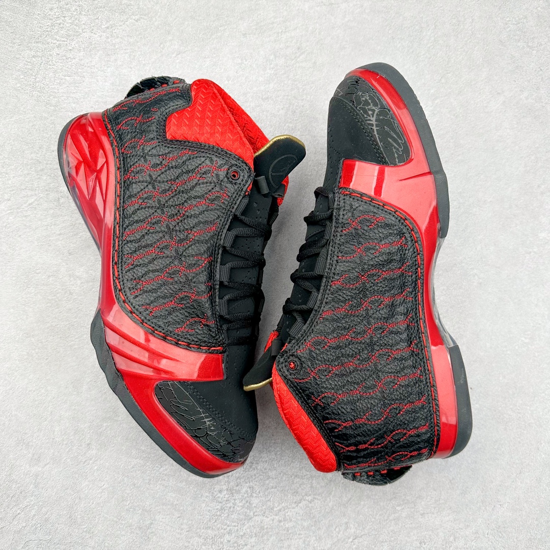 图片[3]-Air Jordan XX3 OG 迈克尔·乔丹高帮复古休闲文化运动篮球鞋 318474-061 原楦开发版型 采用厚实荔枝纹仿牛皮组合牛剖革鞋面材质 中底搭载仿塑纤中板缓震 缜密中底拉帮工艺 搭载一次压模成形 Phylon中底 外置高性能环抱式TPU组合防滑耐磨橡胶大底 AJ23在诞生以前被称为AJ系列最后一代以数字命名的球鞋 所以在设计上格外用心 体现出绅士的儒雅风格 鞋舌上带有雕花细节设计 大面积TPU稳定托盘 鞋面缝有三维走线 鞋头有MJ本人签名印字 Phylon中底 全掌Zoom Air缓震科技 外底纹路为MJ本人放大的指纹 尺码：40 40.5 41 42 42.5 43 44 44.5 45 46 47.5-选品中心