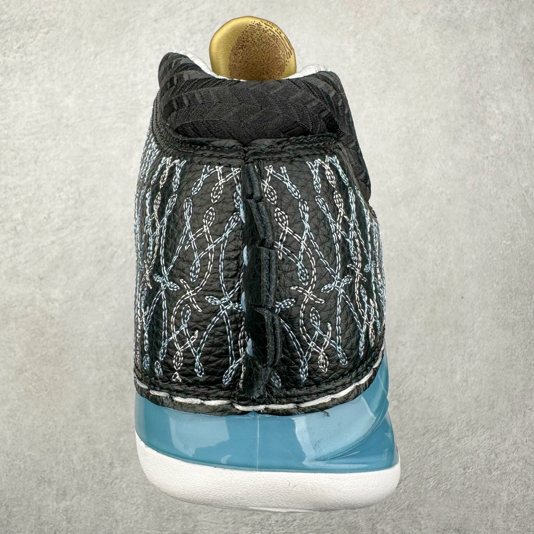 图片[8]-Air Jordan XX3 OG 迈克尔·乔丹高帮复古休闲文化运动篮球鞋 318376-041 原楦开发版型 采用厚实荔枝纹仿牛皮组合牛剖革鞋面材质 中底搭载仿塑纤中板缓震 缜密中底拉帮工艺 搭载一次压模成形 Phylon中底 外置高性能环抱式TPU组合防滑耐磨橡胶大底 AJ23在诞生以前被称为AJ系列最后一代以数字命名的球鞋 所以在设计上格外用心 体现出绅士的儒雅风格 鞋舌上带有雕花细节设计 大面积TPU稳定托盘 鞋面缝有三维走线 鞋头有MJ本人签名印字 Phylon中底 全掌Zoom Air缓震科技 外底纹路为MJ本人放大的指纹 尺码：40 40.5 41 42 42.5 43 44 44.5 45 46 47.5-选品中心